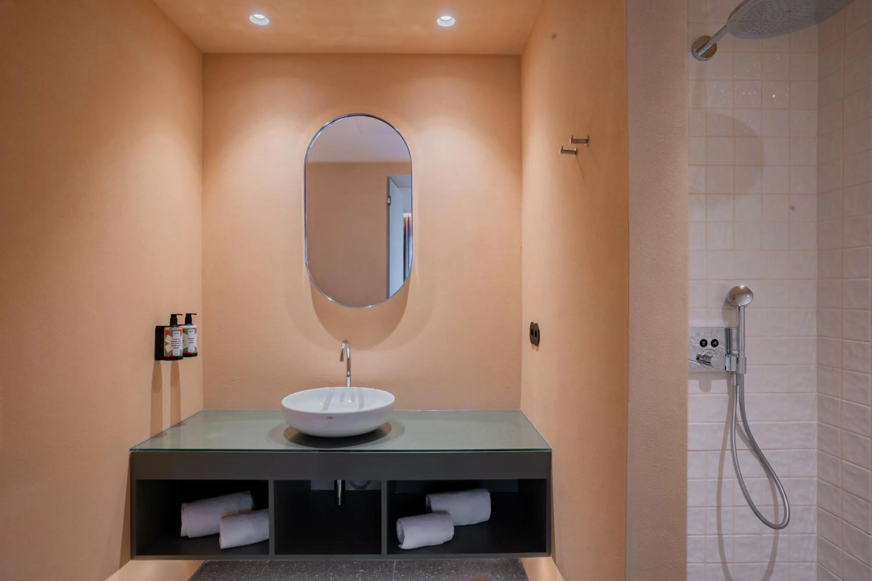 Bathroom in Akeah Porto Centro