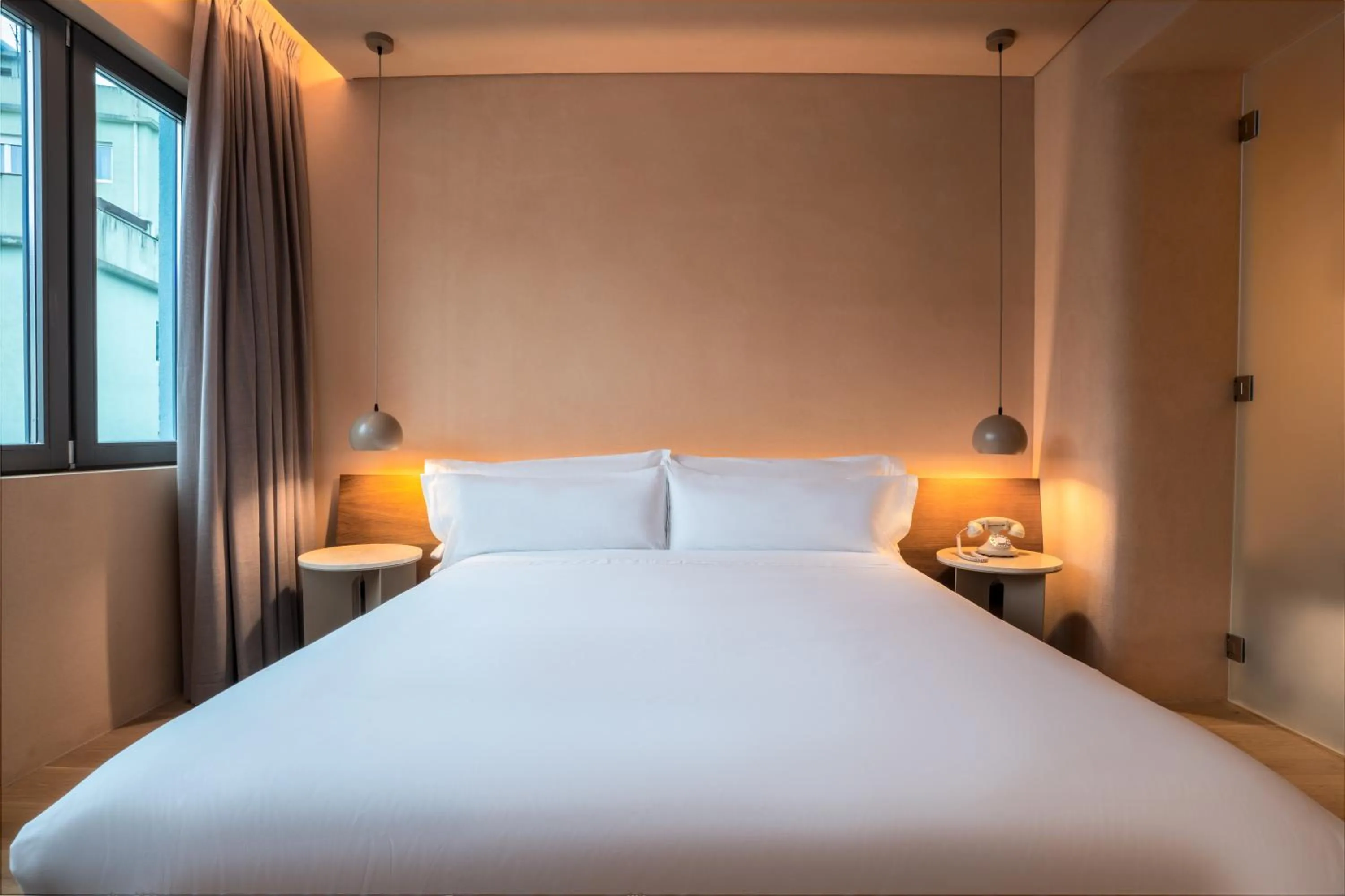 Bed in Akeah Porto Centro