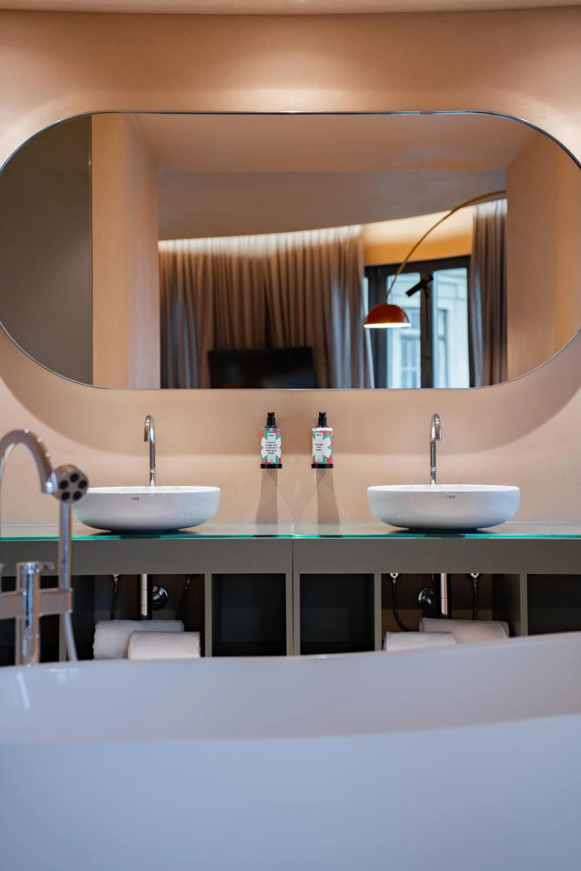 Bathroom in Akeah Porto Centro