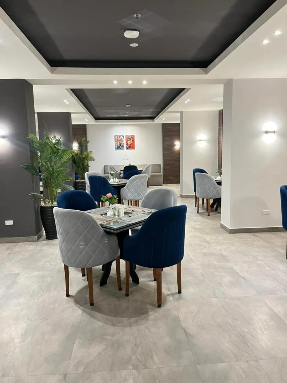 Restaurant/places to eat in New Marwa Palace