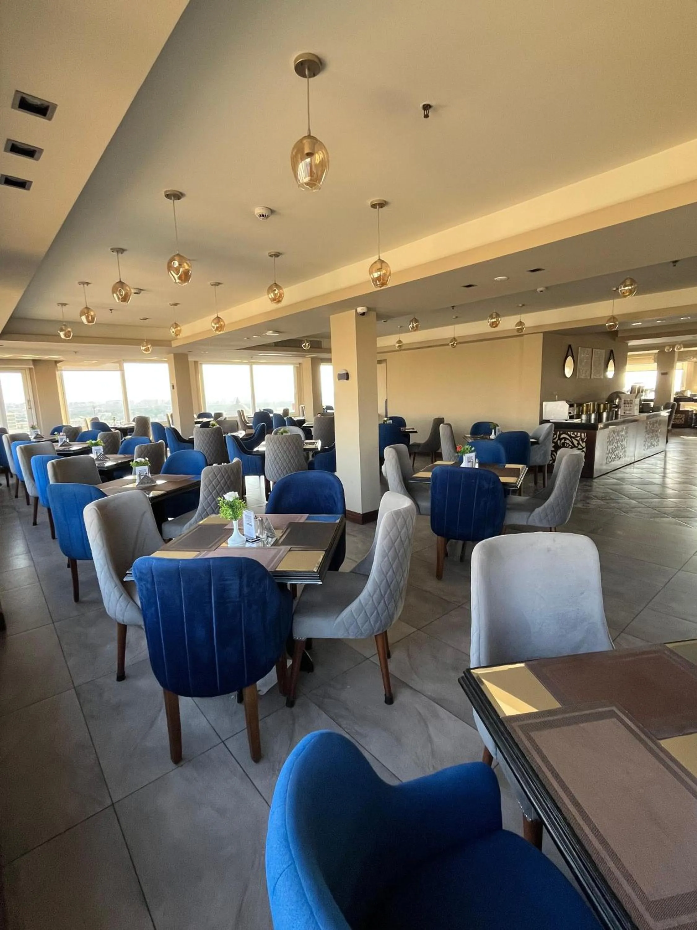 Restaurant/places to eat in New Marwa Palace