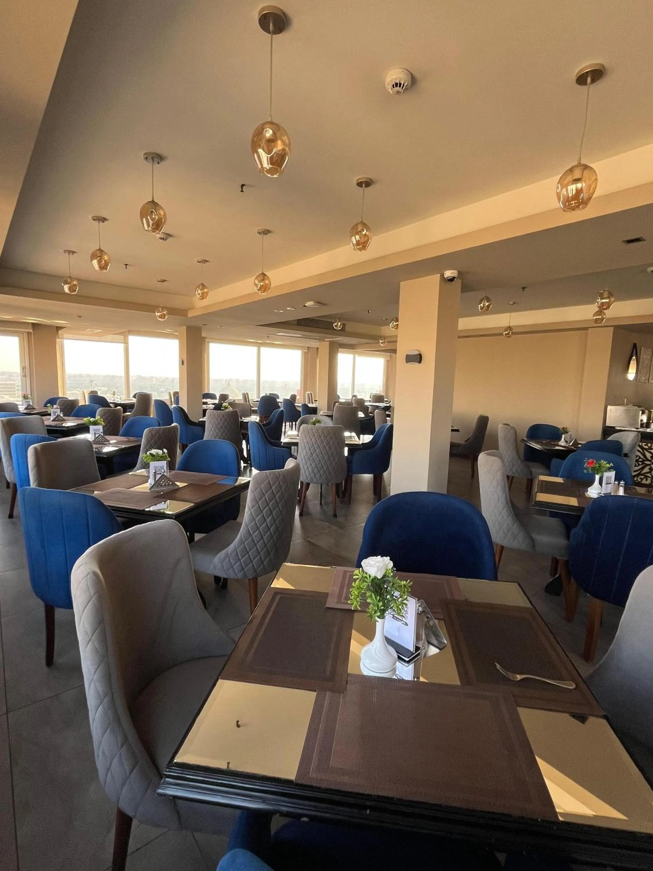 Restaurant/places to eat in New Marwa Palace