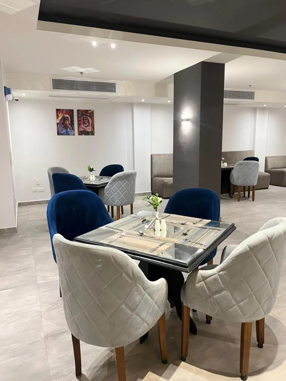 Restaurant/places to eat in New Marwa Palace