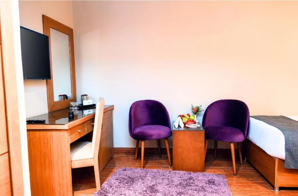 Seating area, Bed in New Marwa Palace