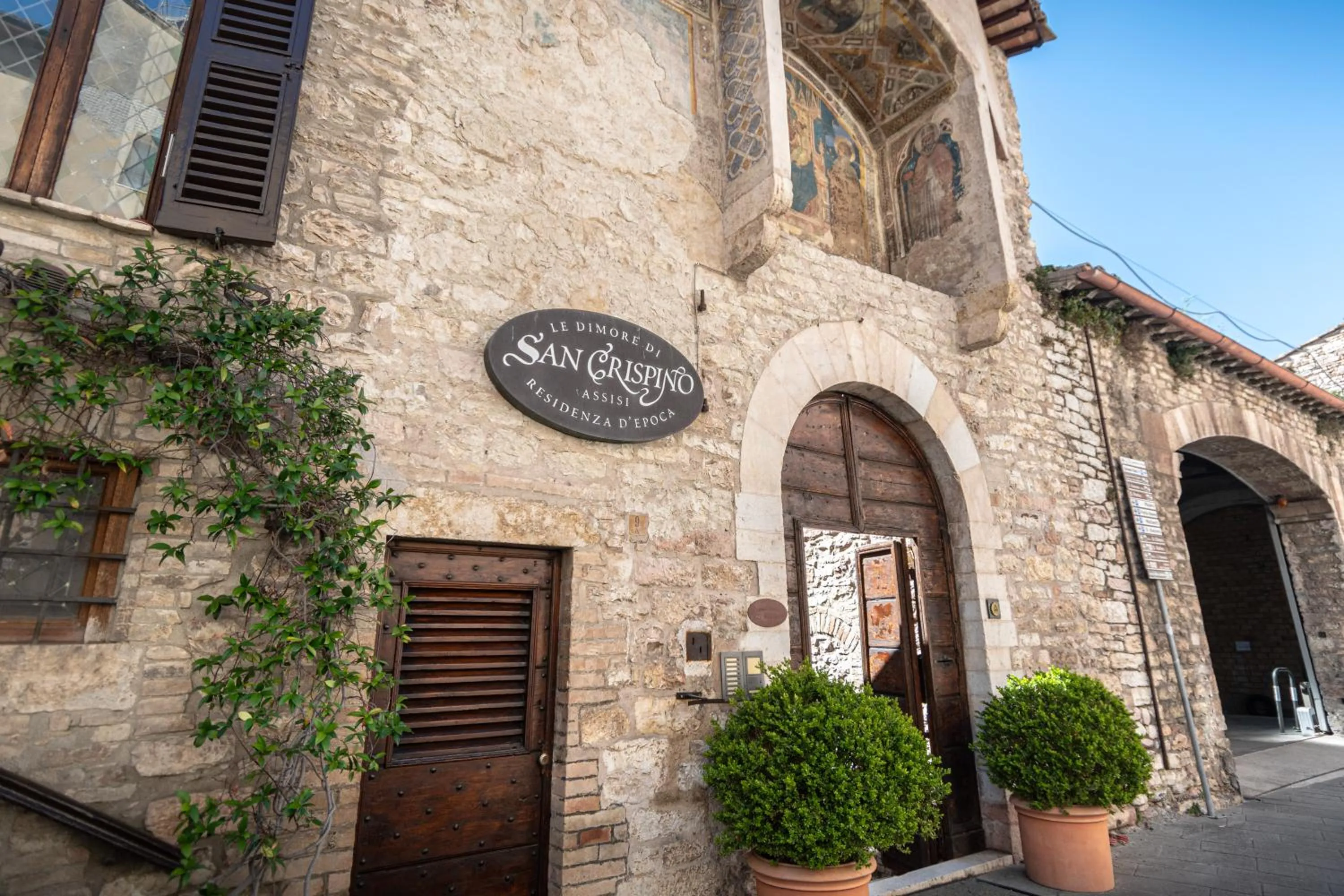 Property building in Residenza D'epoca San Crispino