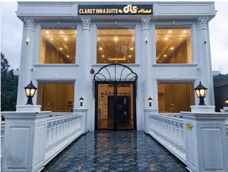 Claret inn by Lawrence Hotels