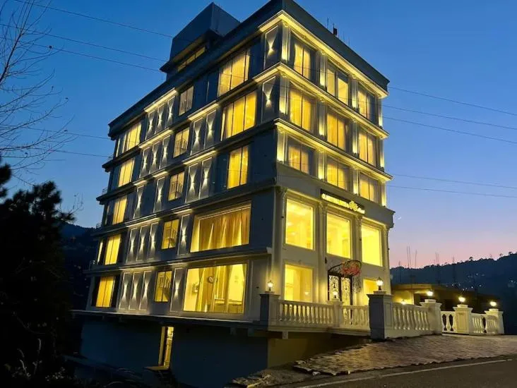 Claret inn by Lawrence Hotels