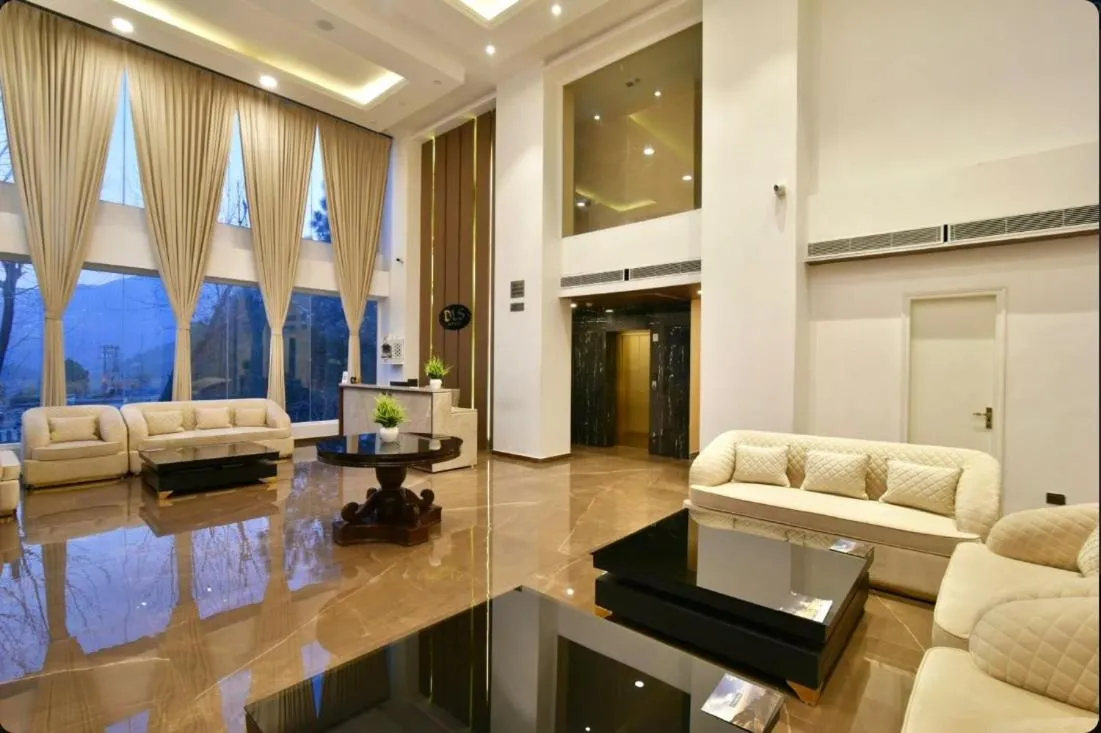 Claret inn by Lawrence Hotels