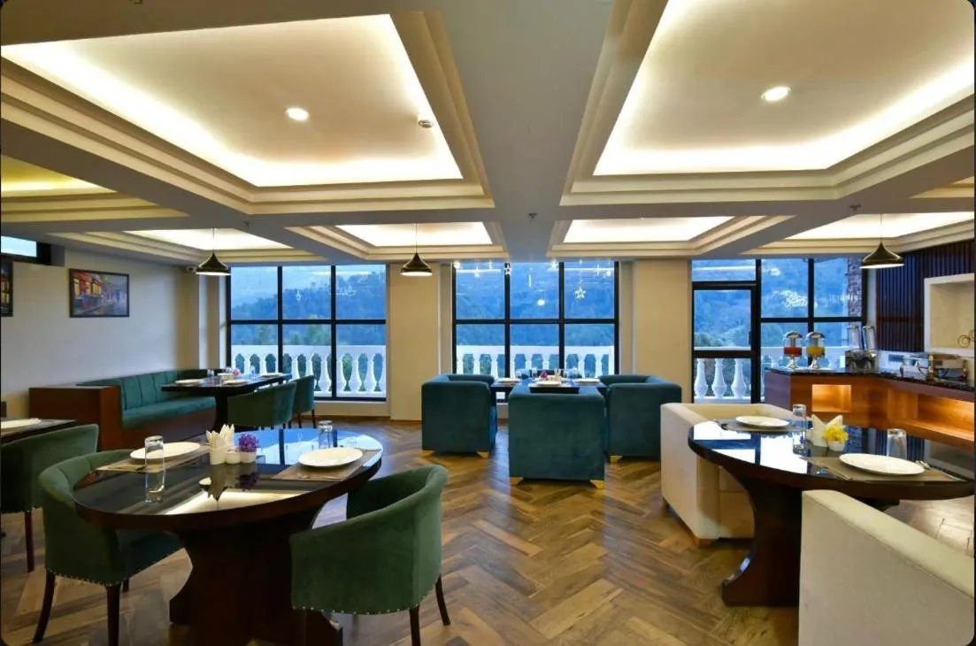 Claret inn by Lawrence Hotels
