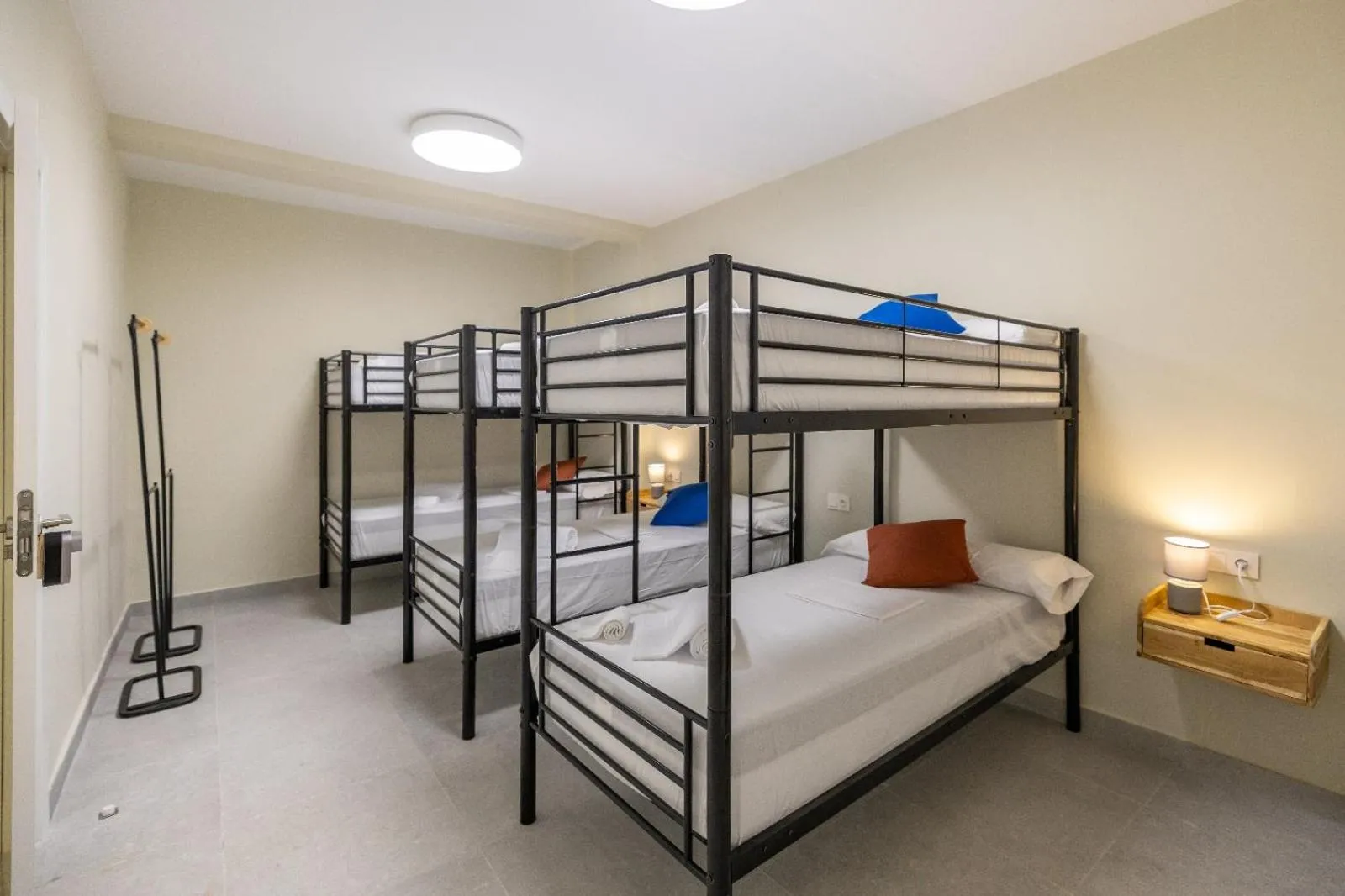Photo of the whole room, Bed in Carmen Beach Hostel Cullera