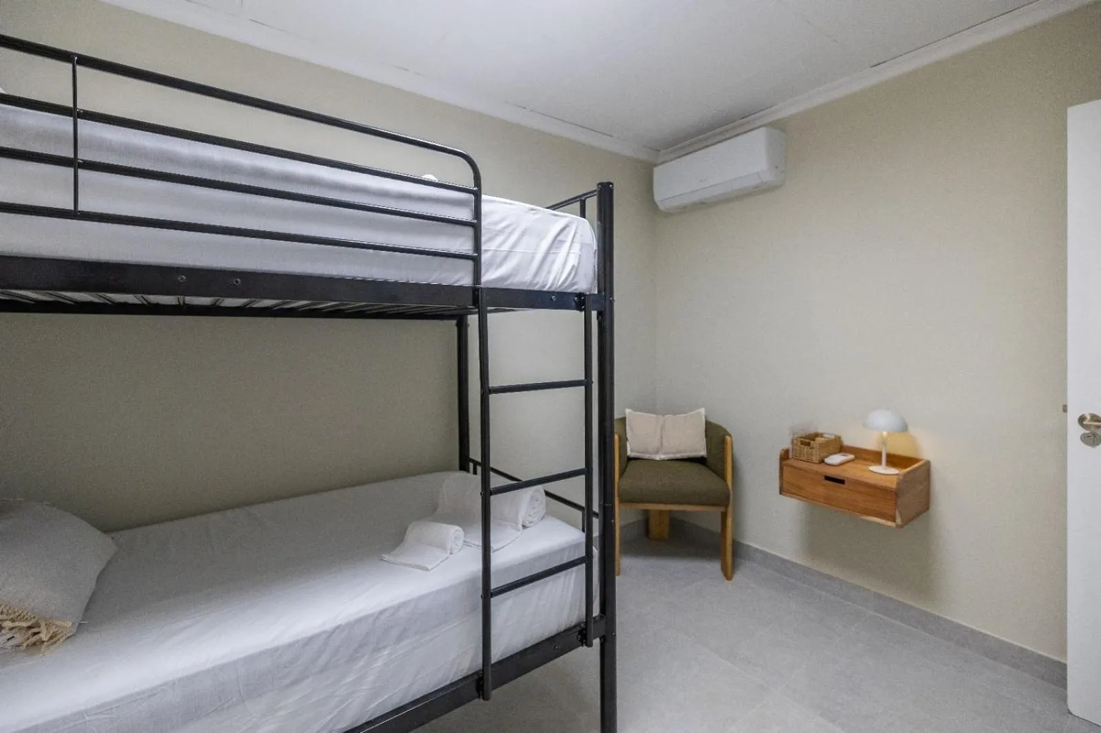 Photo of the whole room, Bed in Carmen Beach Hostel Cullera