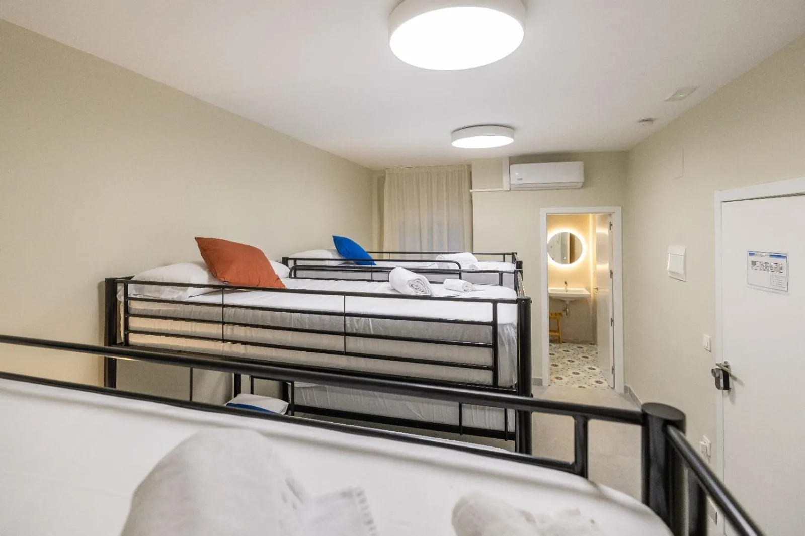 Photo of the whole room, Bed in Carmen Beach Hostel Cullera