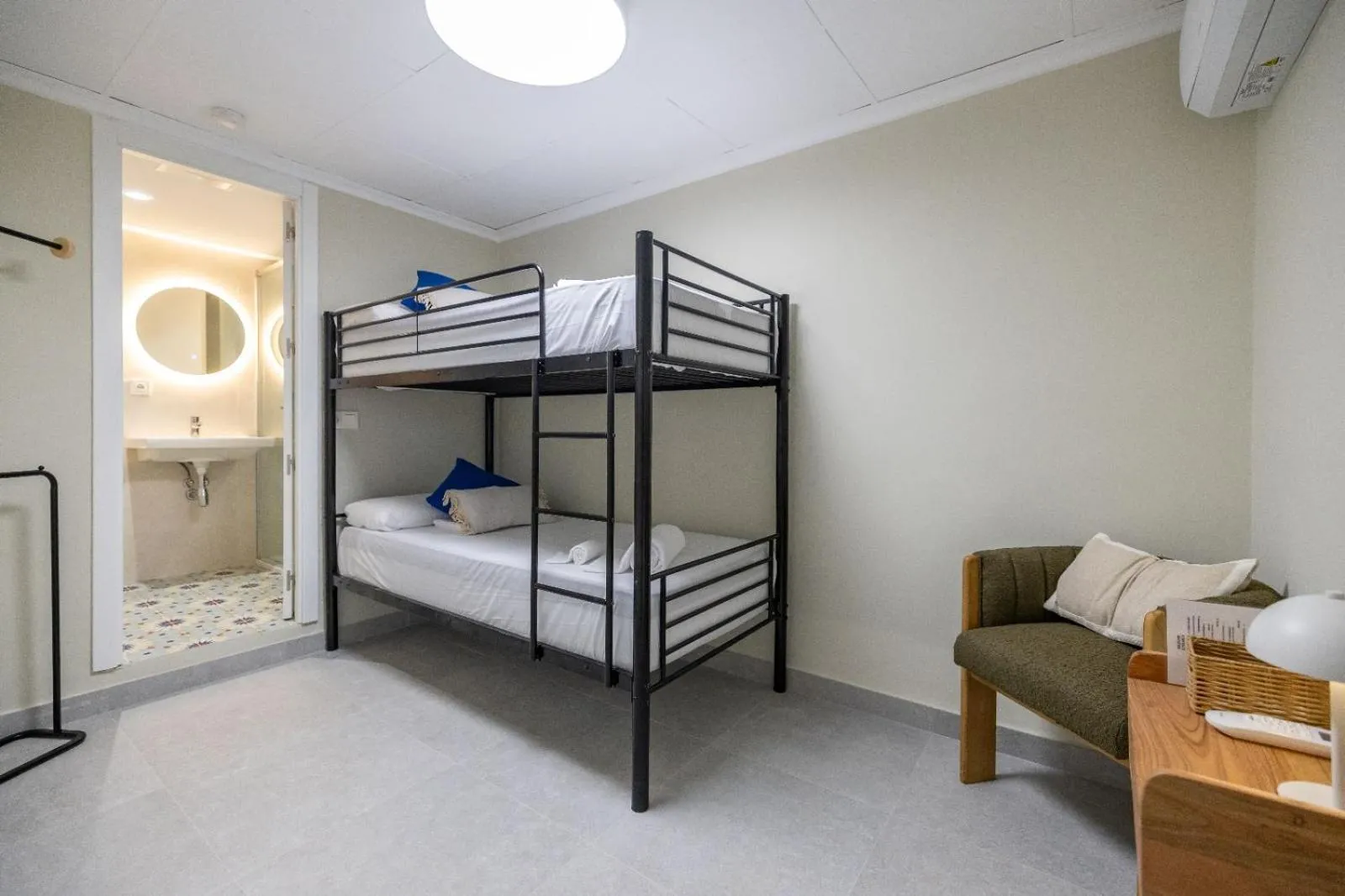 Photo of the whole room, Bed in Carmen Beach Hostel Cullera