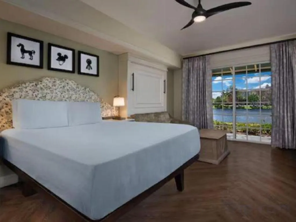 Bed in Disney's Saratoga Springs Resort & Spa