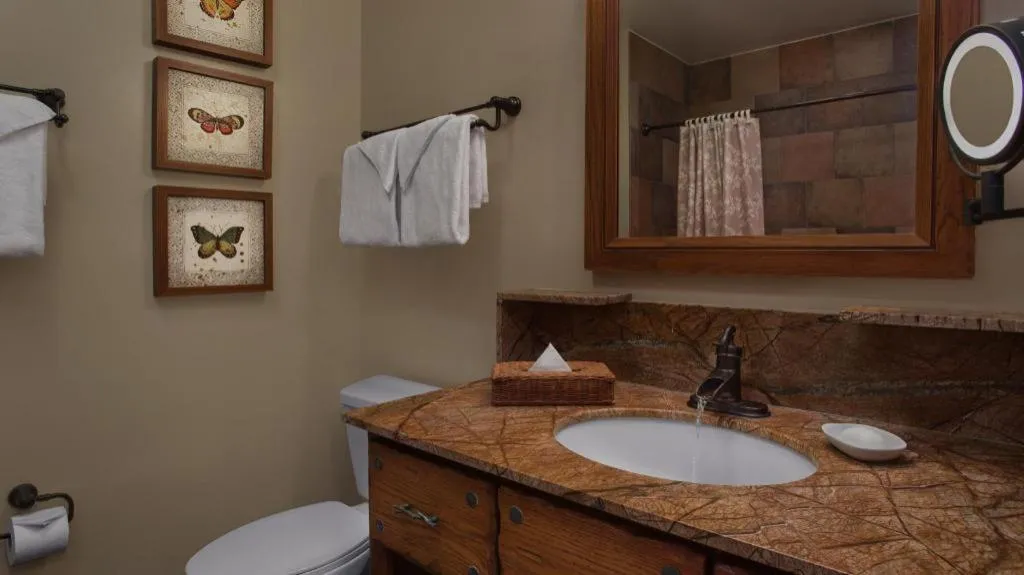 Disney's Saratoga Springs Resort & Spa