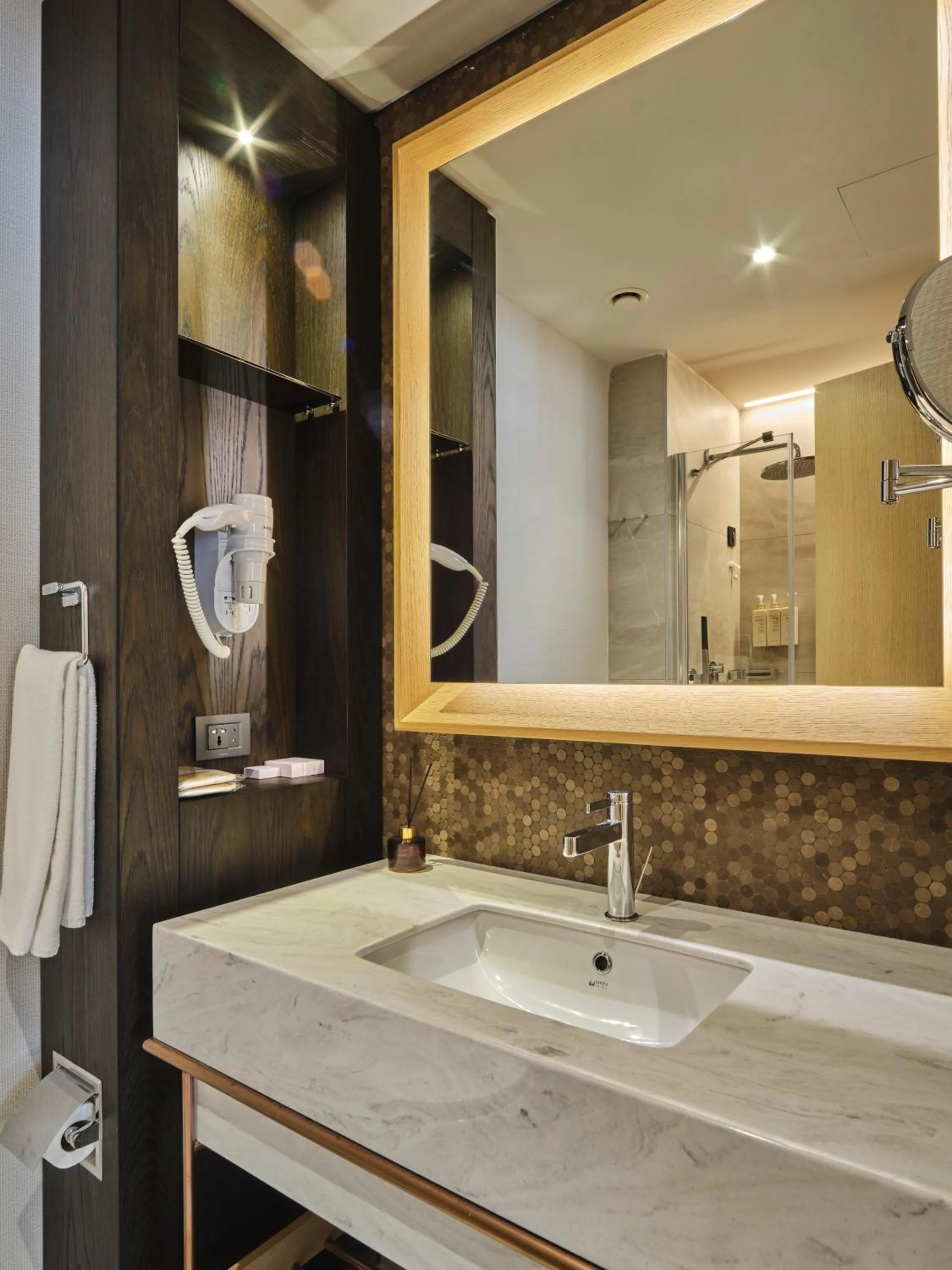 Bathroom in Four-G Hotel Premium