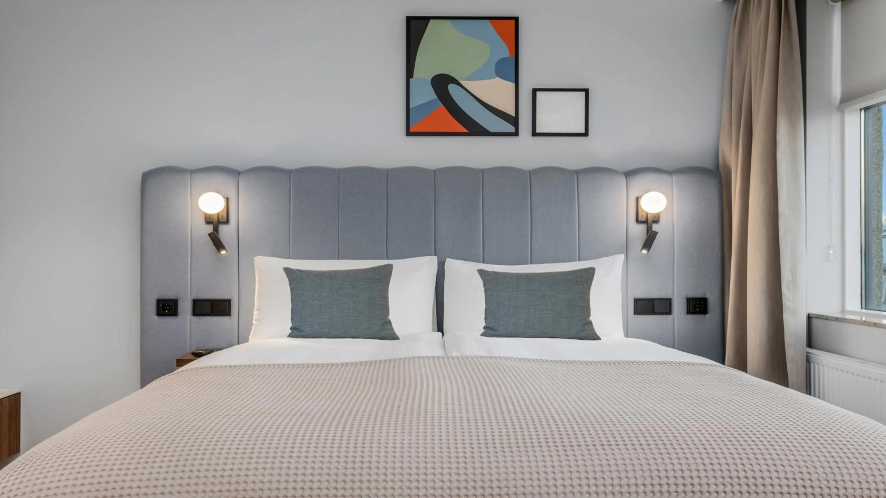 Photo of the whole room, Bed in Candlewood Suites Reykjavik by IHG