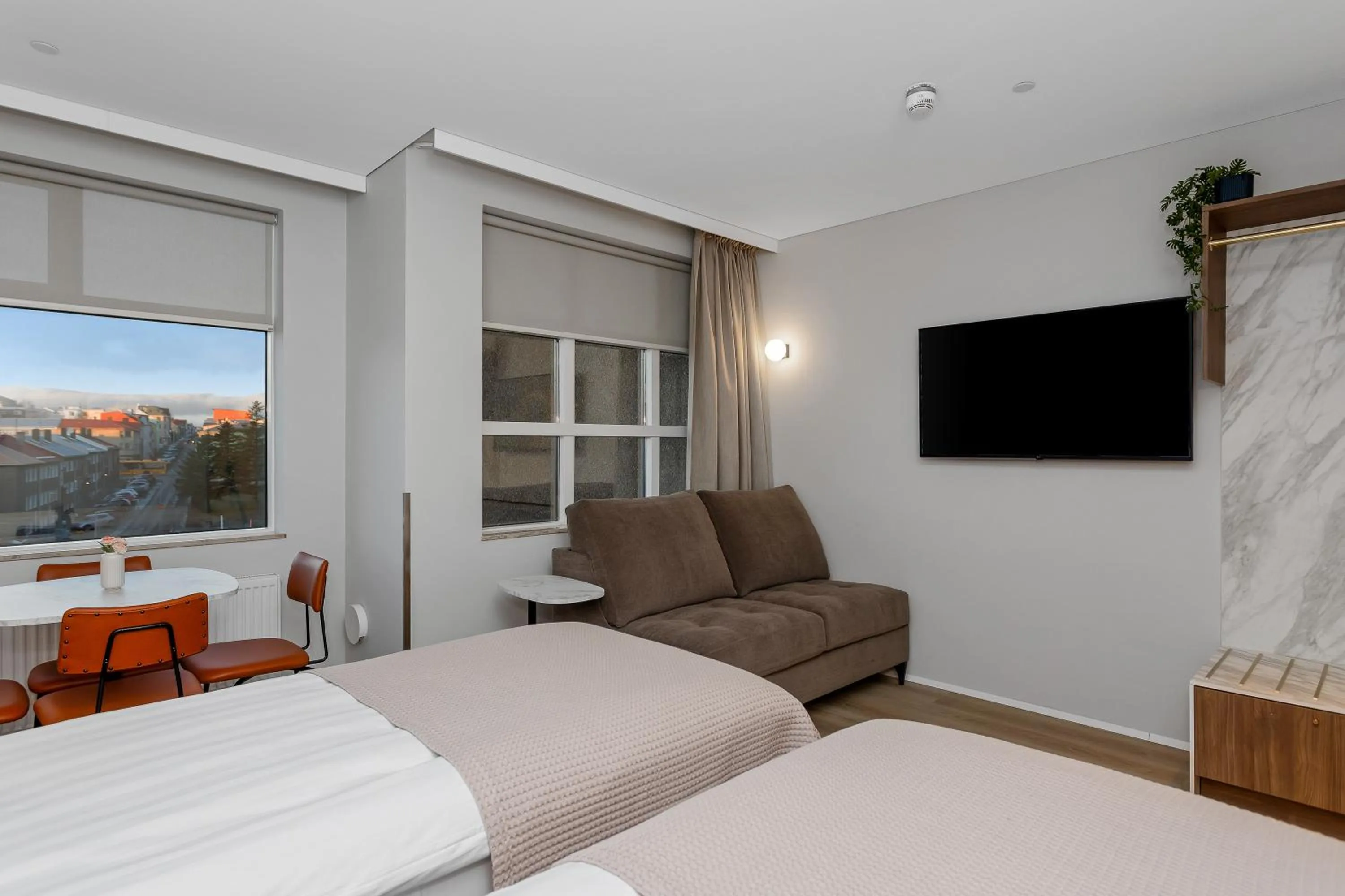 TV and multimedia, Bed in Candlewood Suites Reykjavik by IHG