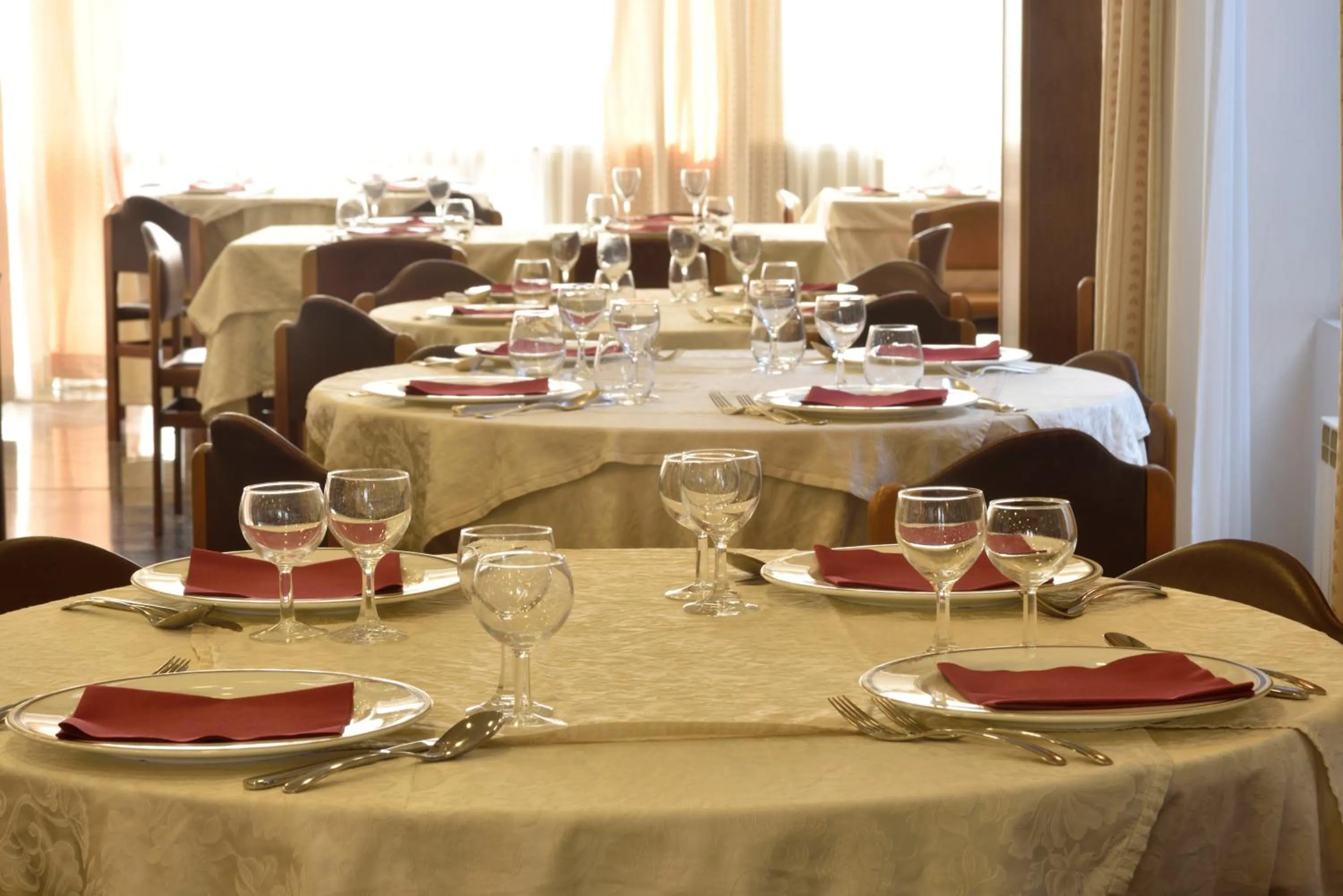 Dining area in Hotel Bergamo Mare Mhotelsgroup