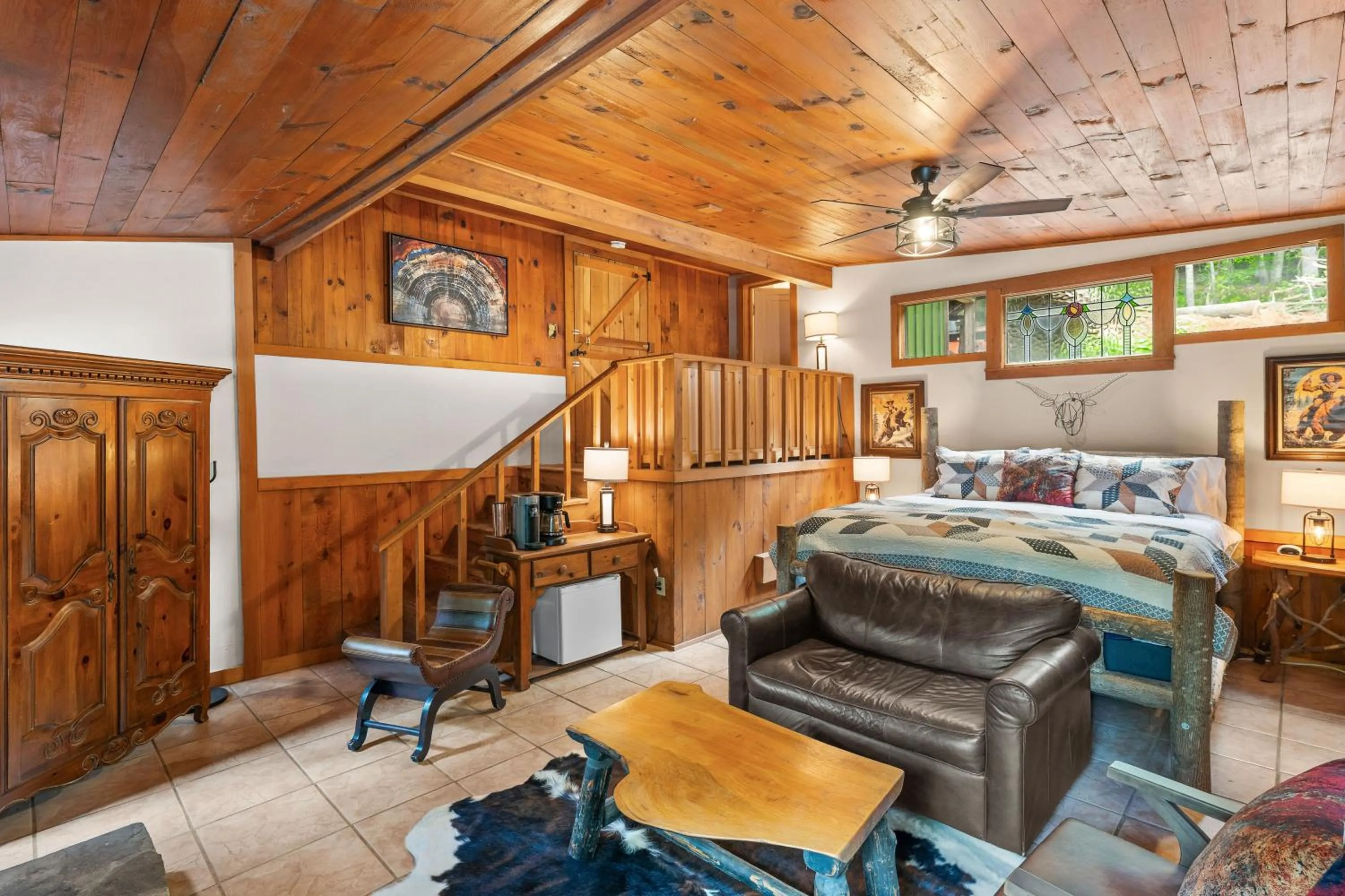 Bed in North 40 Lodge and Cabin