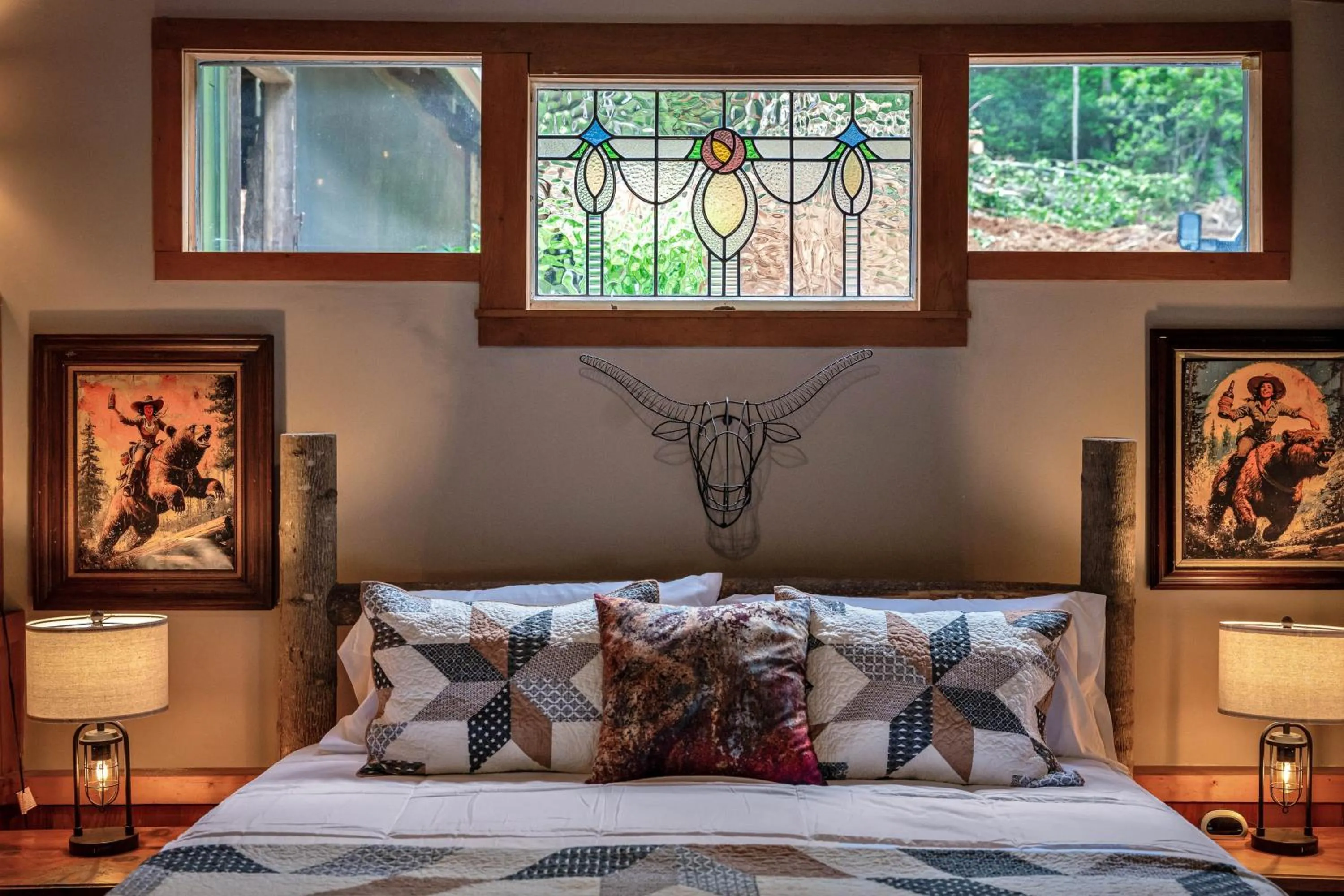Bed in North 40 Lodge and Cabin