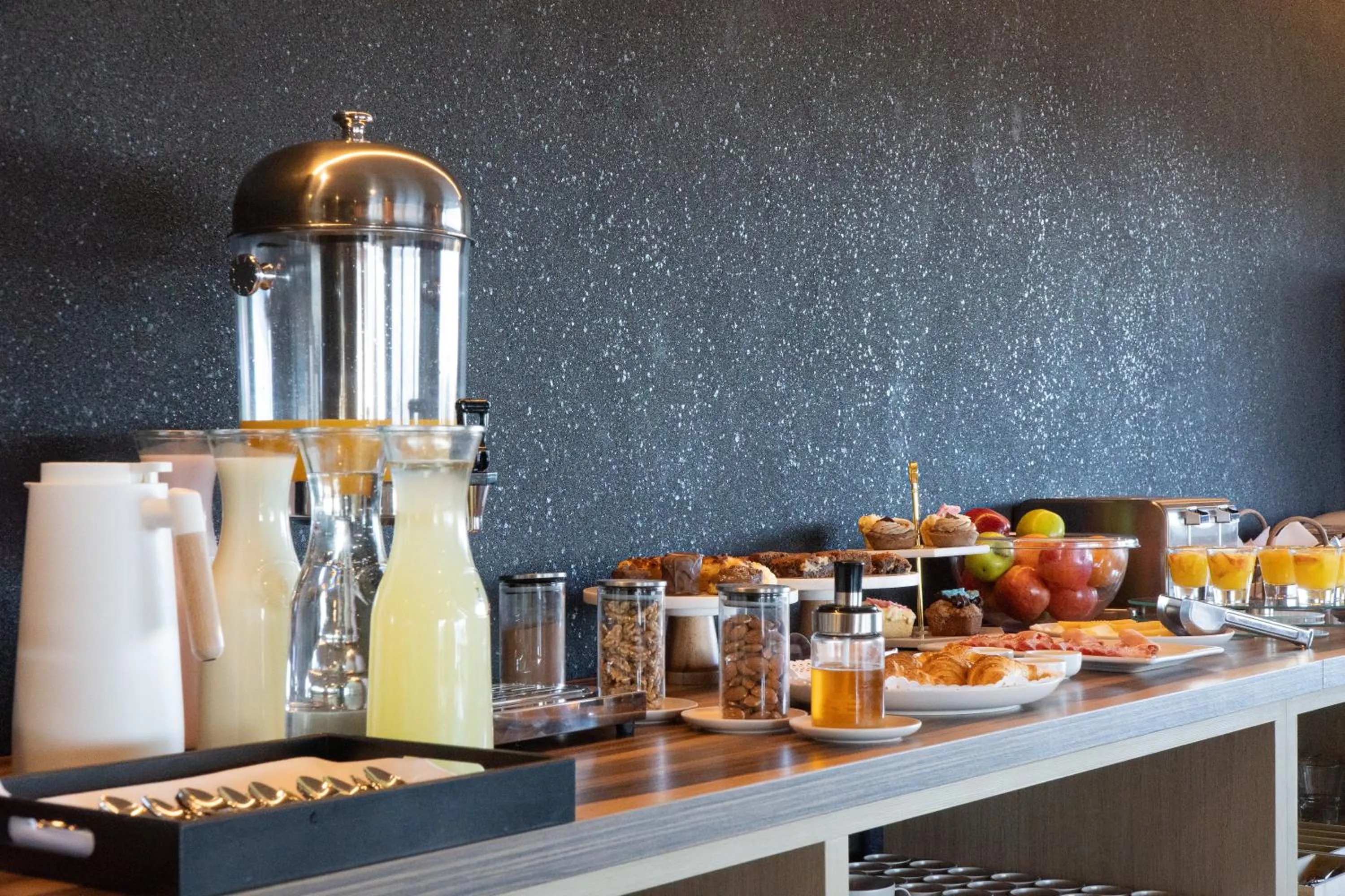 Buffet breakfast in Ayres de Calafate