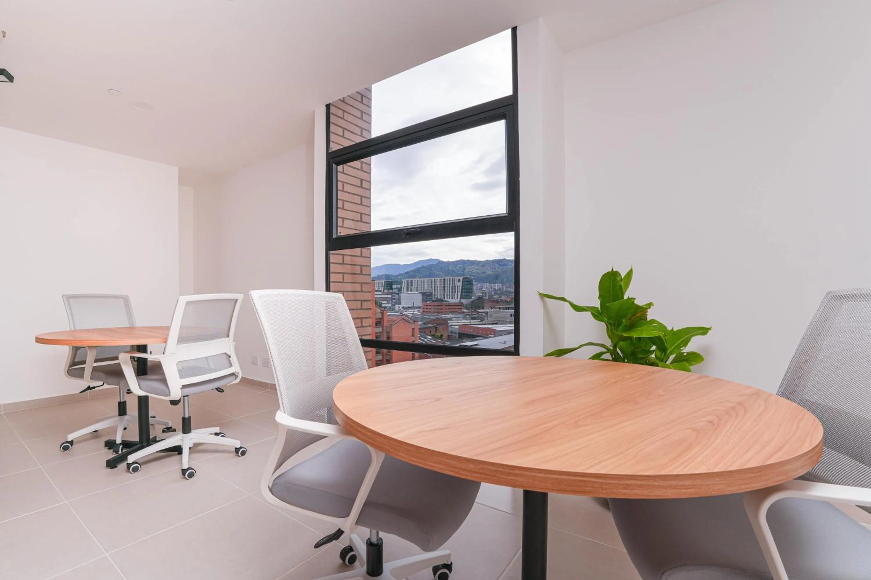 Seating area in Metropolitan Living Medellín by HOUSY