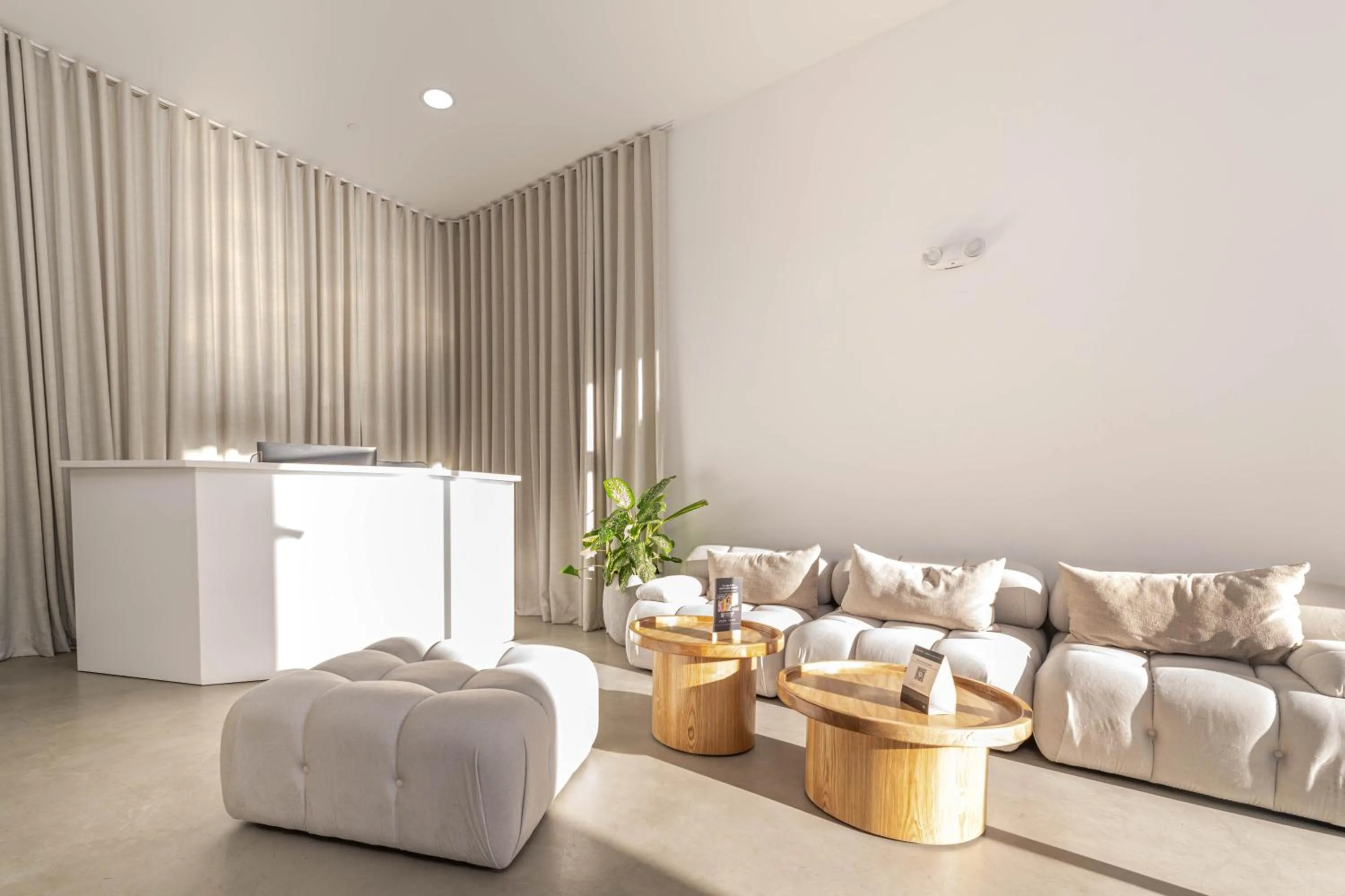 Lobby or reception in Metropolitan Living Medellín by HOUSY