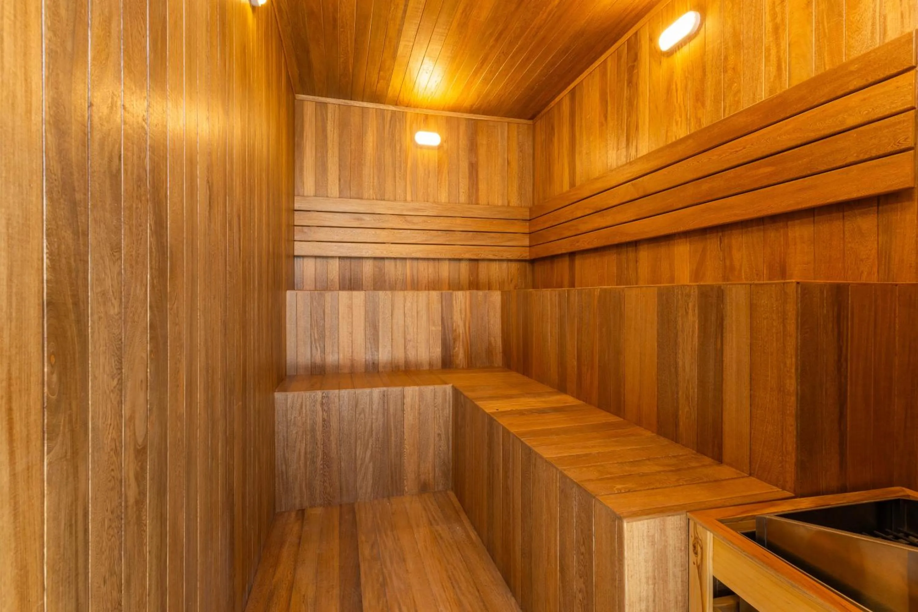 Sauna in Metropolitan Living Medellín by HOUSY