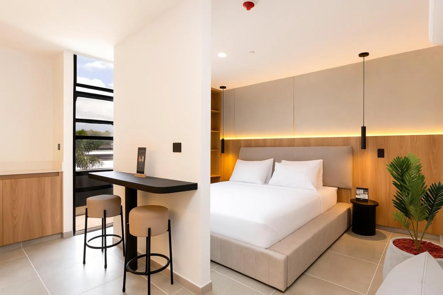 Photo of the whole room, Bed in Metropolitan Living Medellín by HOUSY