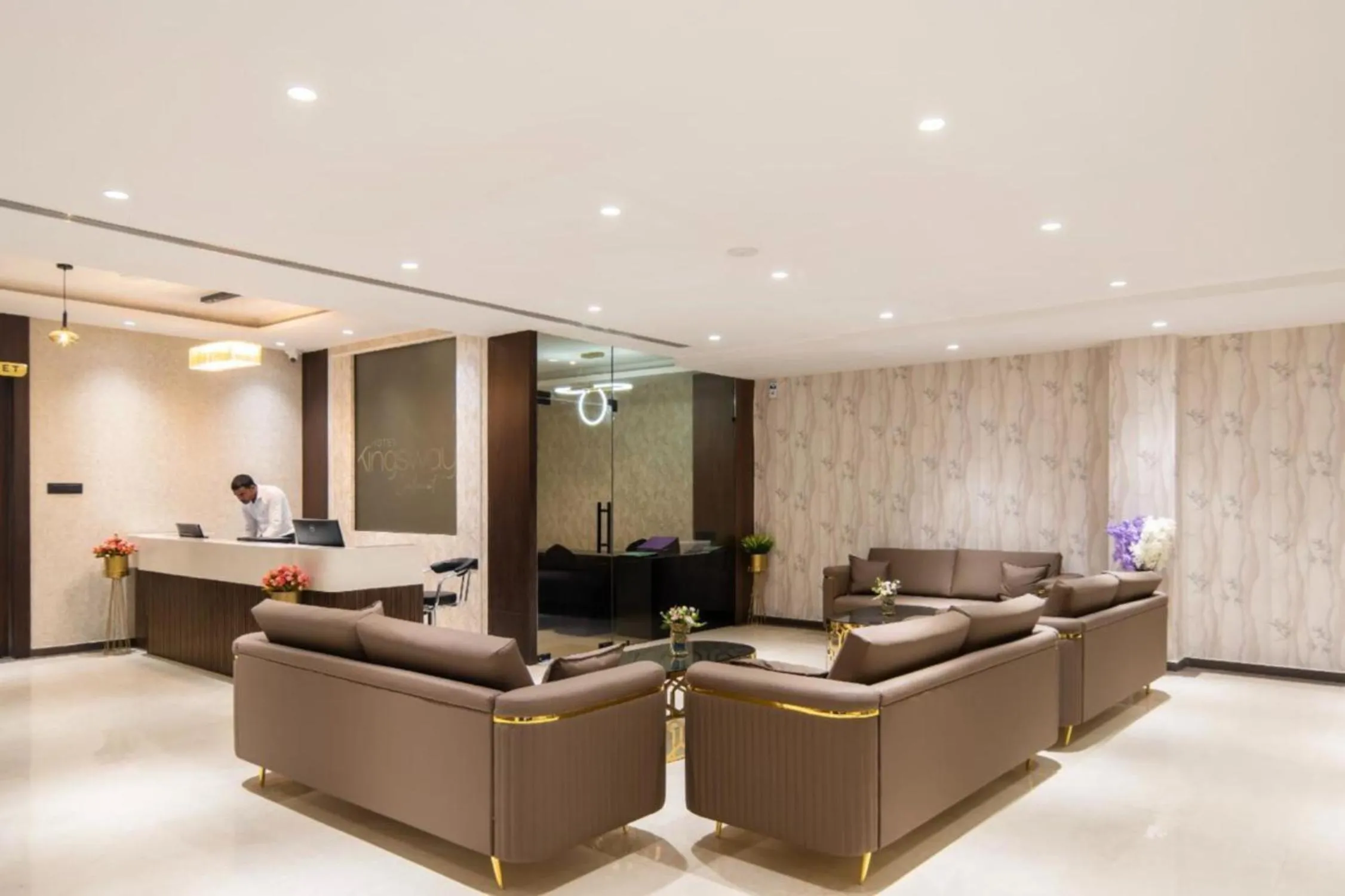 Hotel Kingsway Continental , Raipur