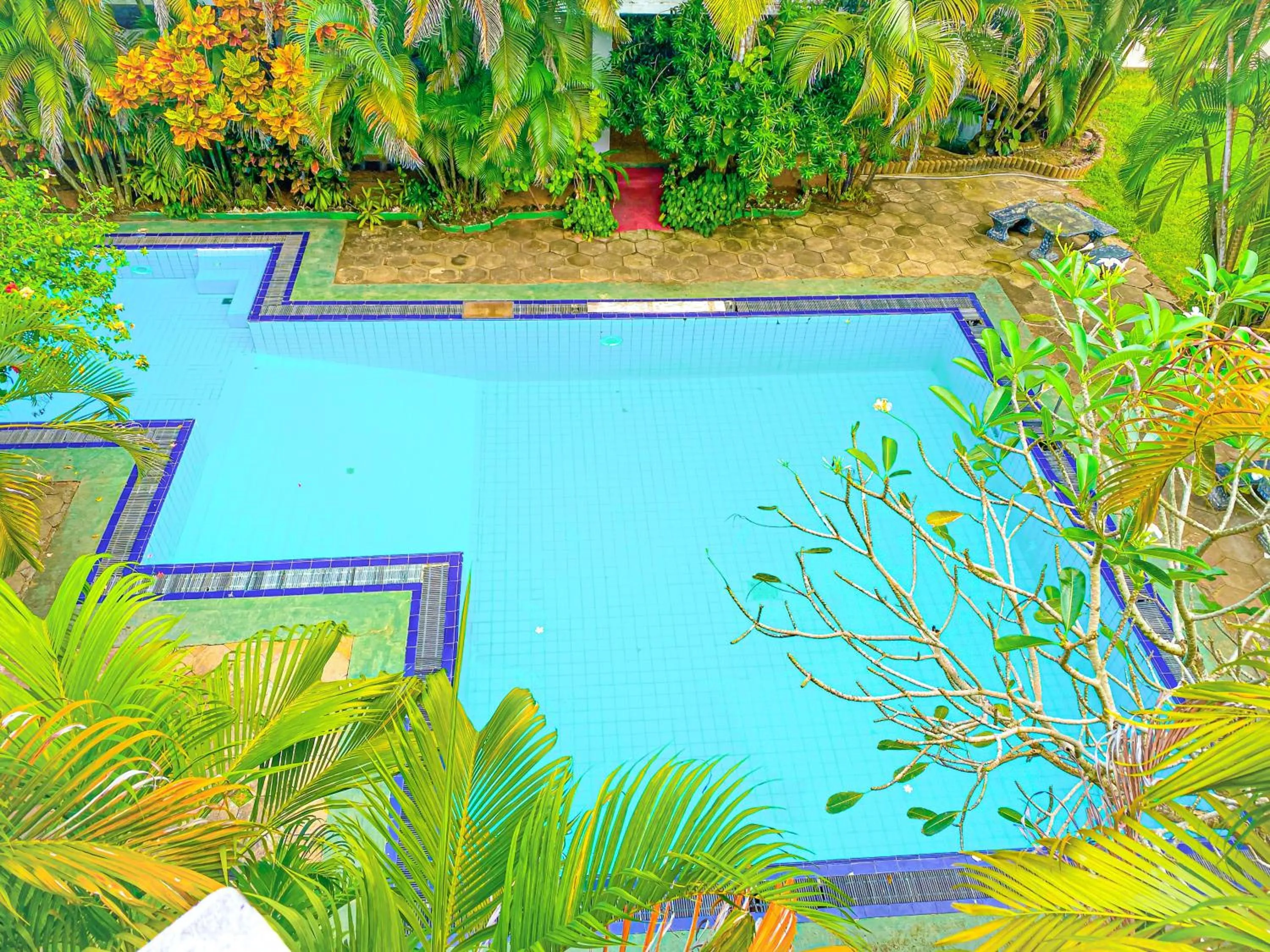 Garden view in New White Haven