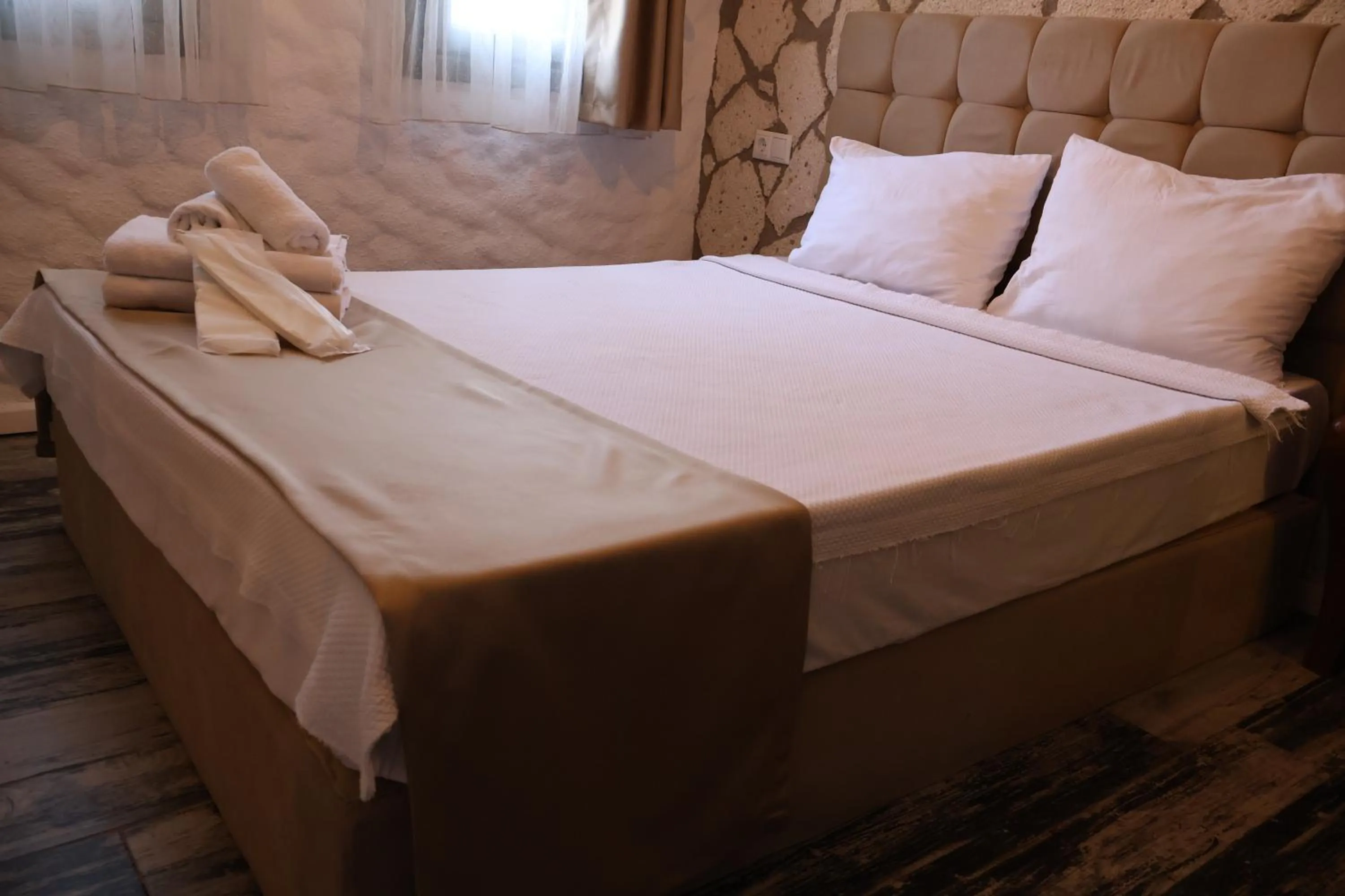 Bed in Ala Konak Alaçatı