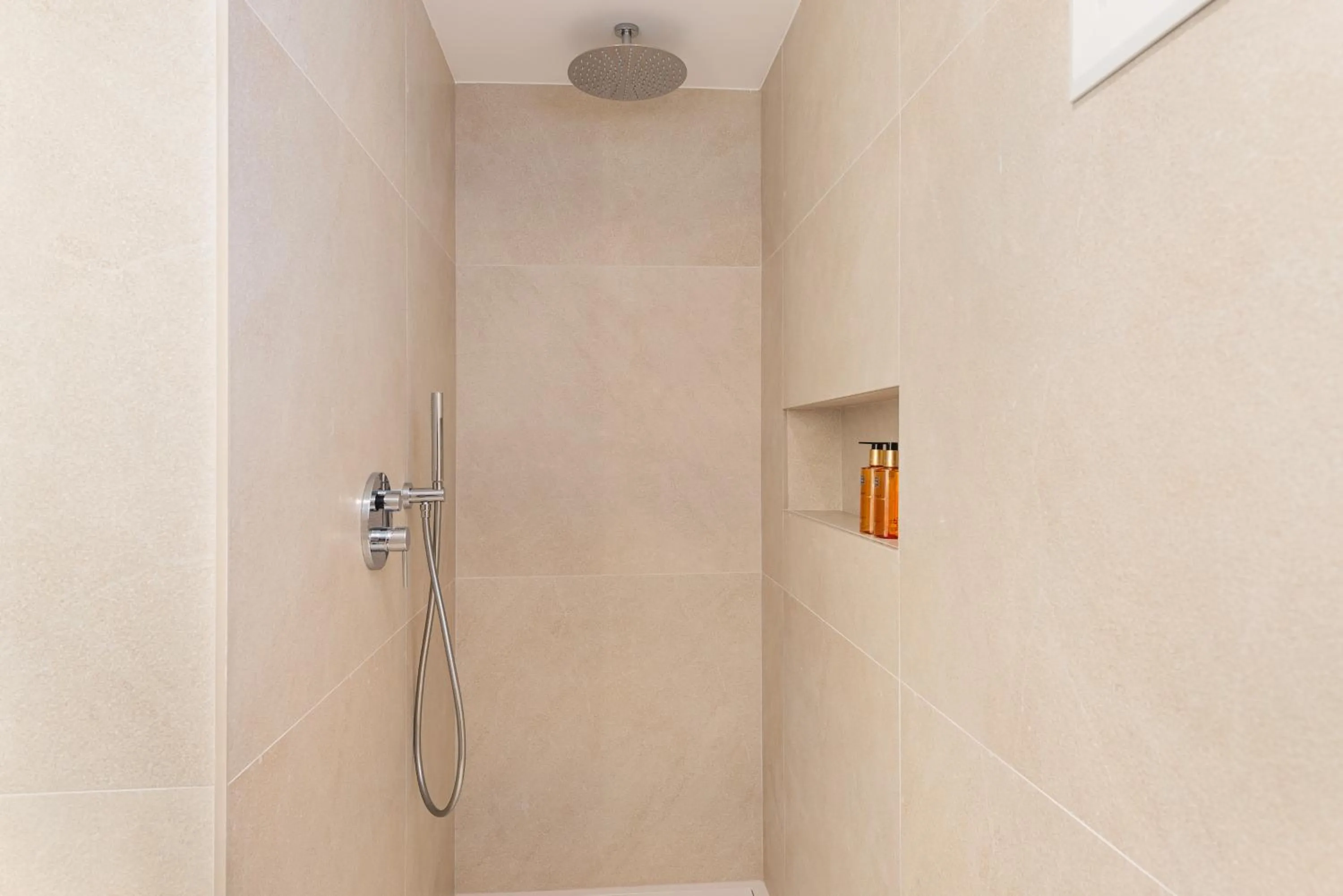 Shower in Bauló Mar Apartments