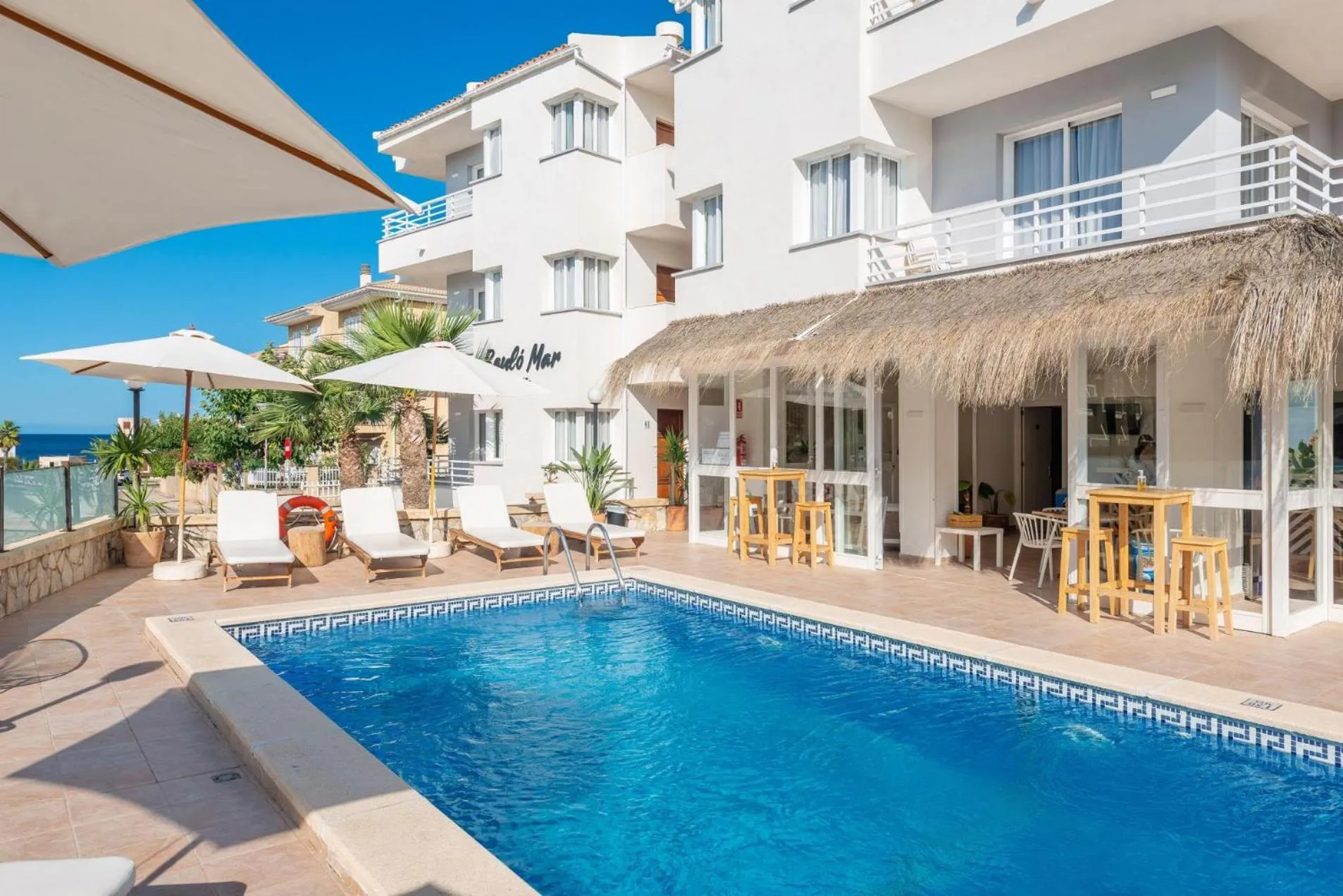 Pool view in Bauló Mar Apartments