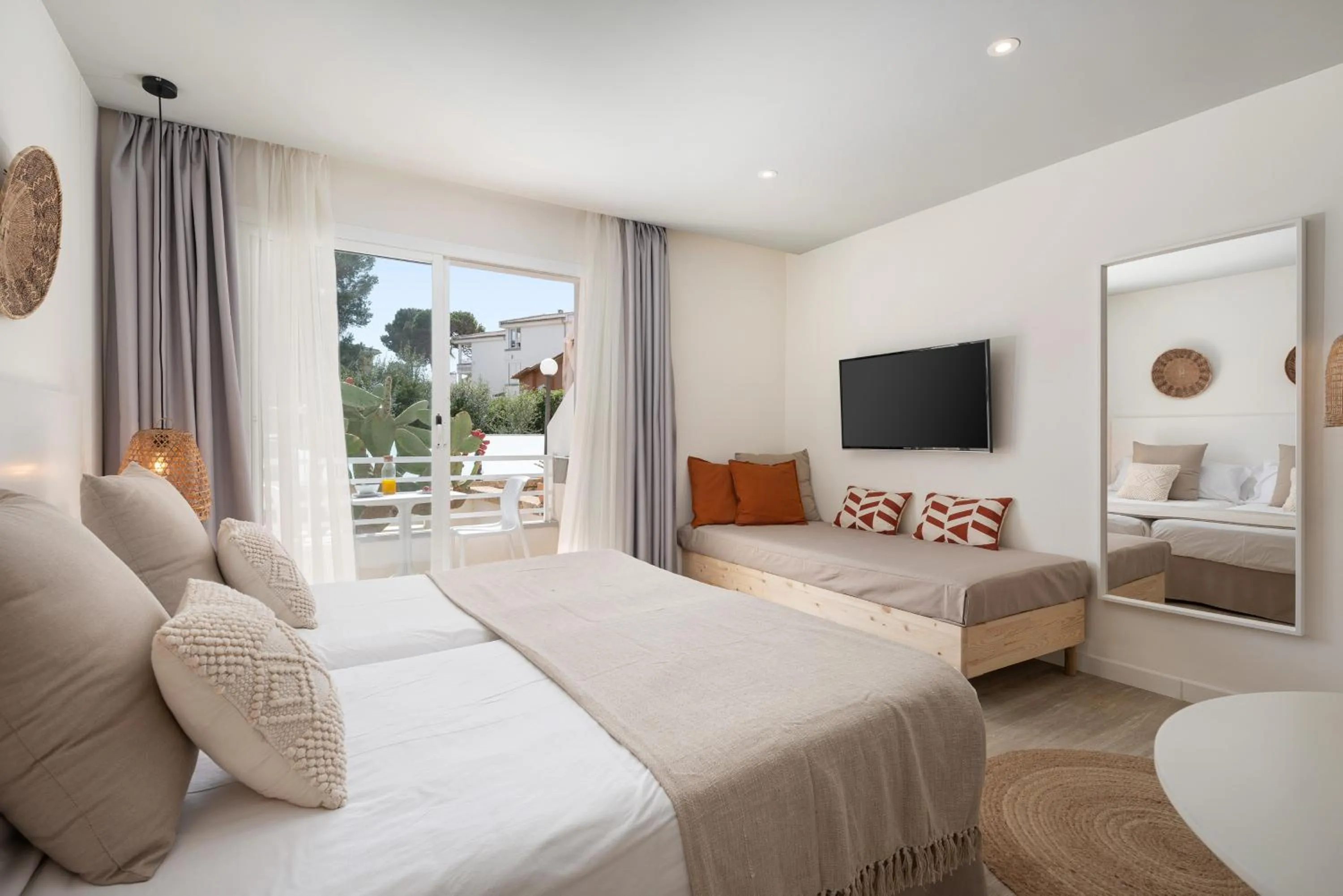 Bed in Bauló Mar Apartments