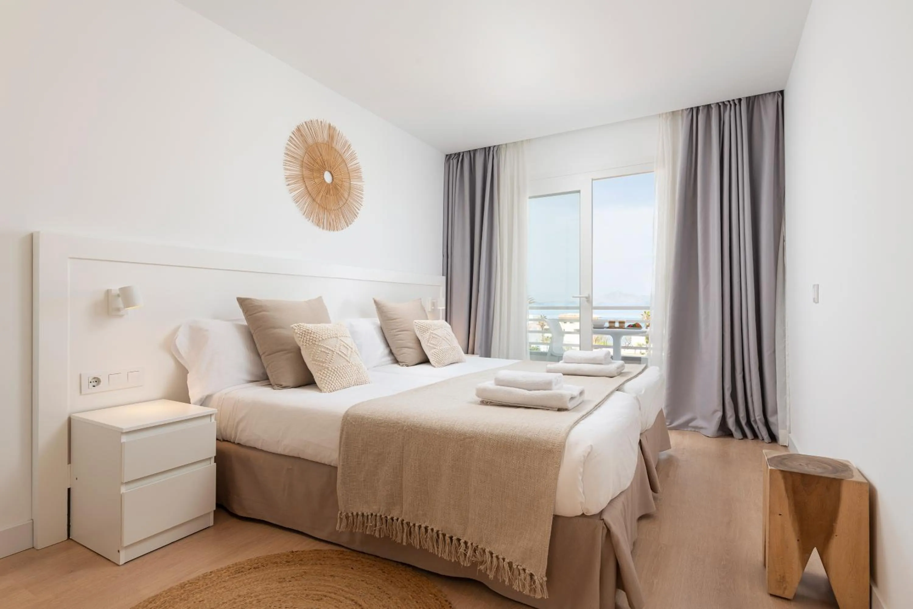 Bedroom, Bed in Bauló Mar Apartments