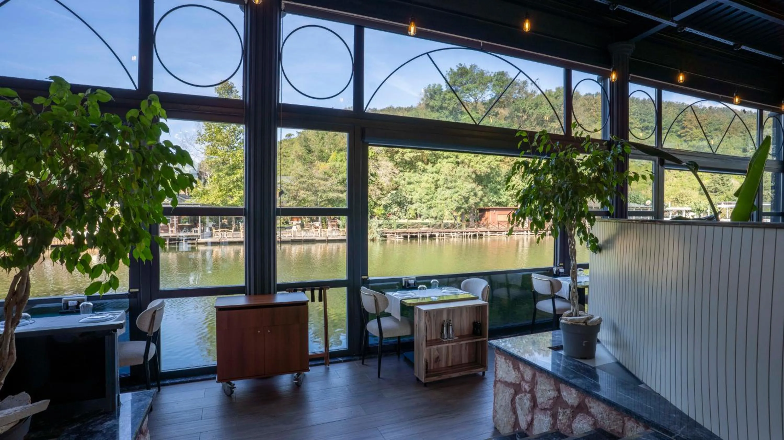 Restaurant/places to eat in Mints Hotel Ağva