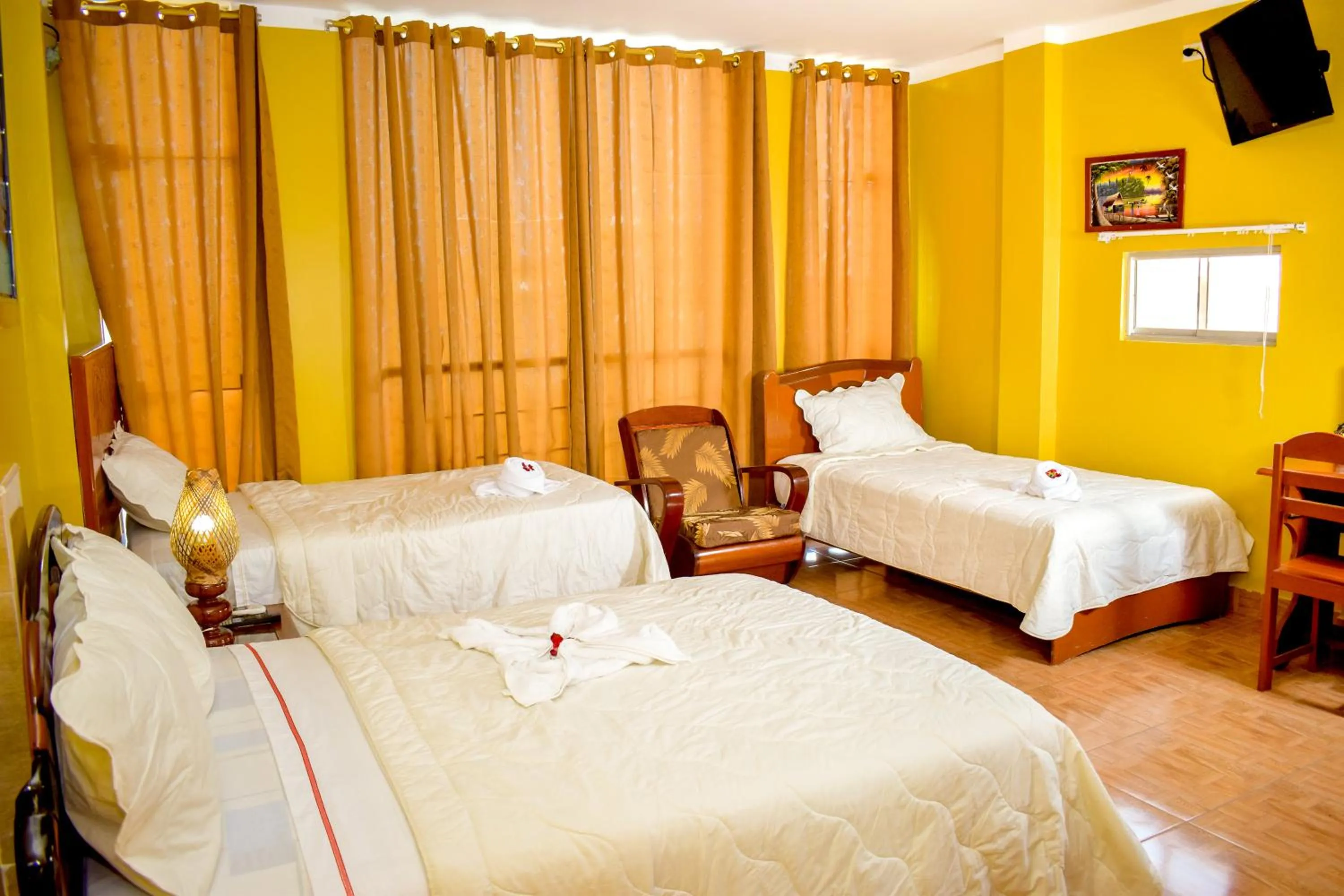 Shower, Bed in Hotel Ventura Isabel