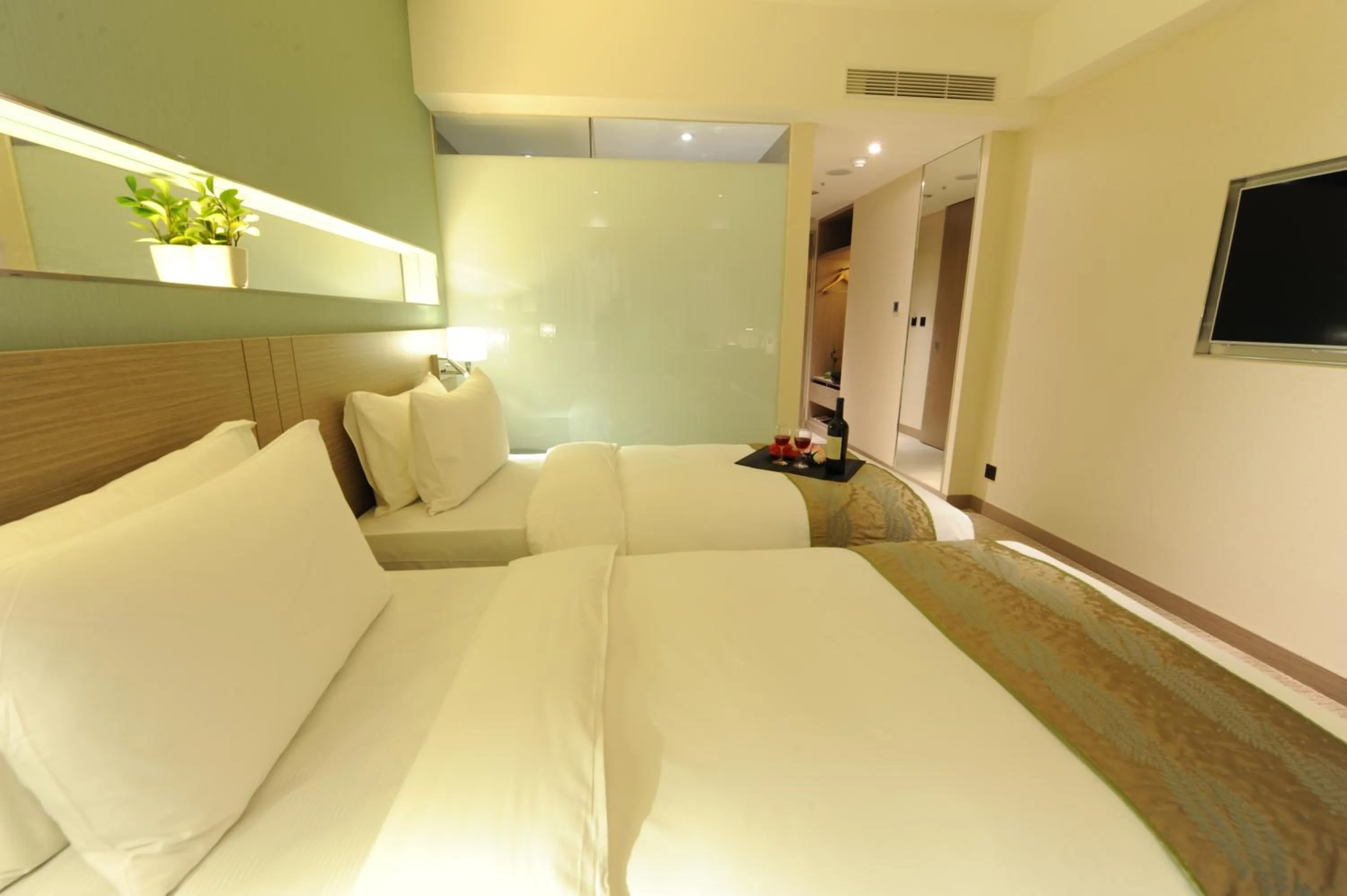 Bedroom, Bed in Kaohsiung International Plaza