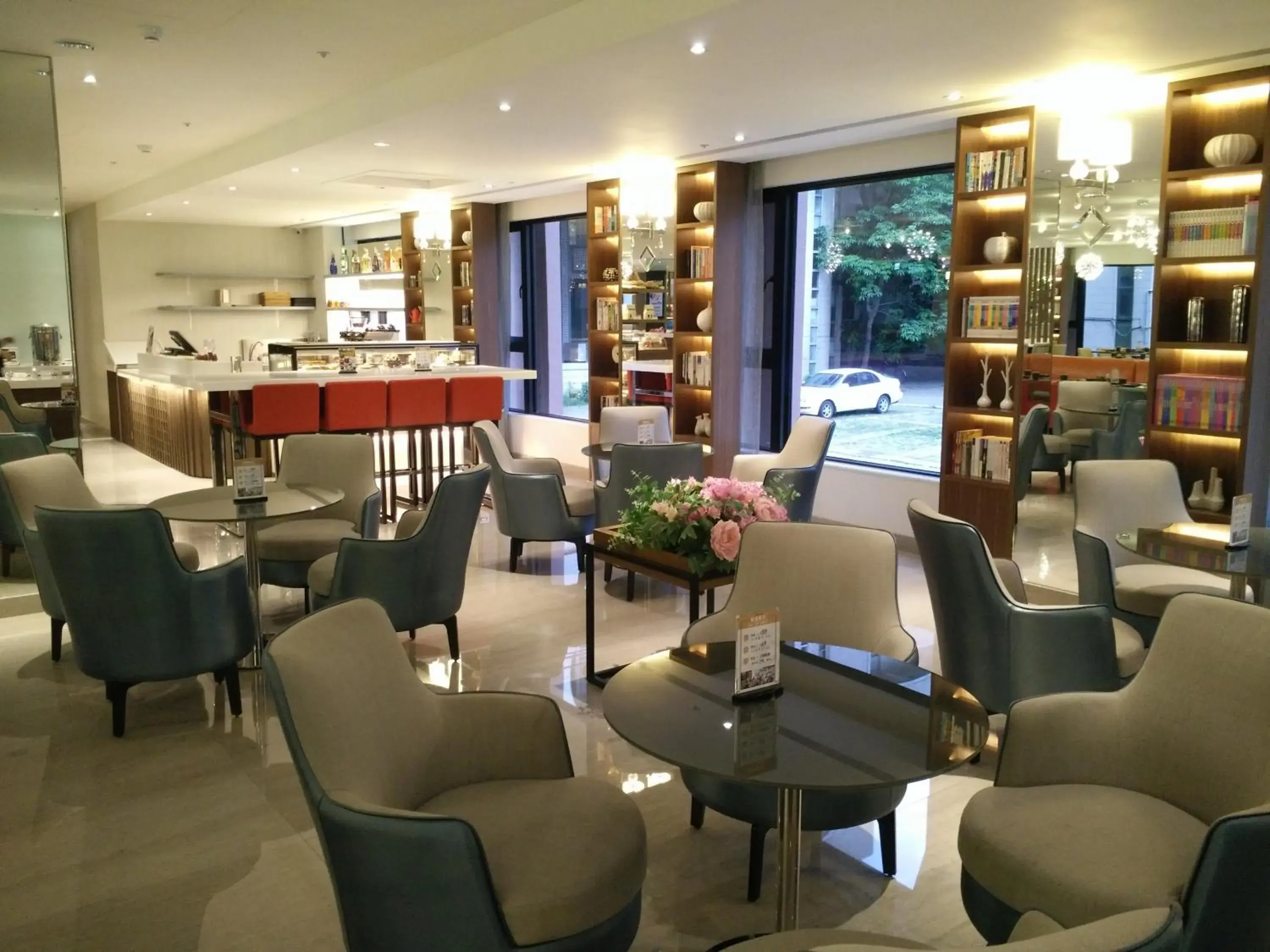 Lounge or bar in Kaohsiung International Plaza Lounge or bar in Kaohsiung International Plaza