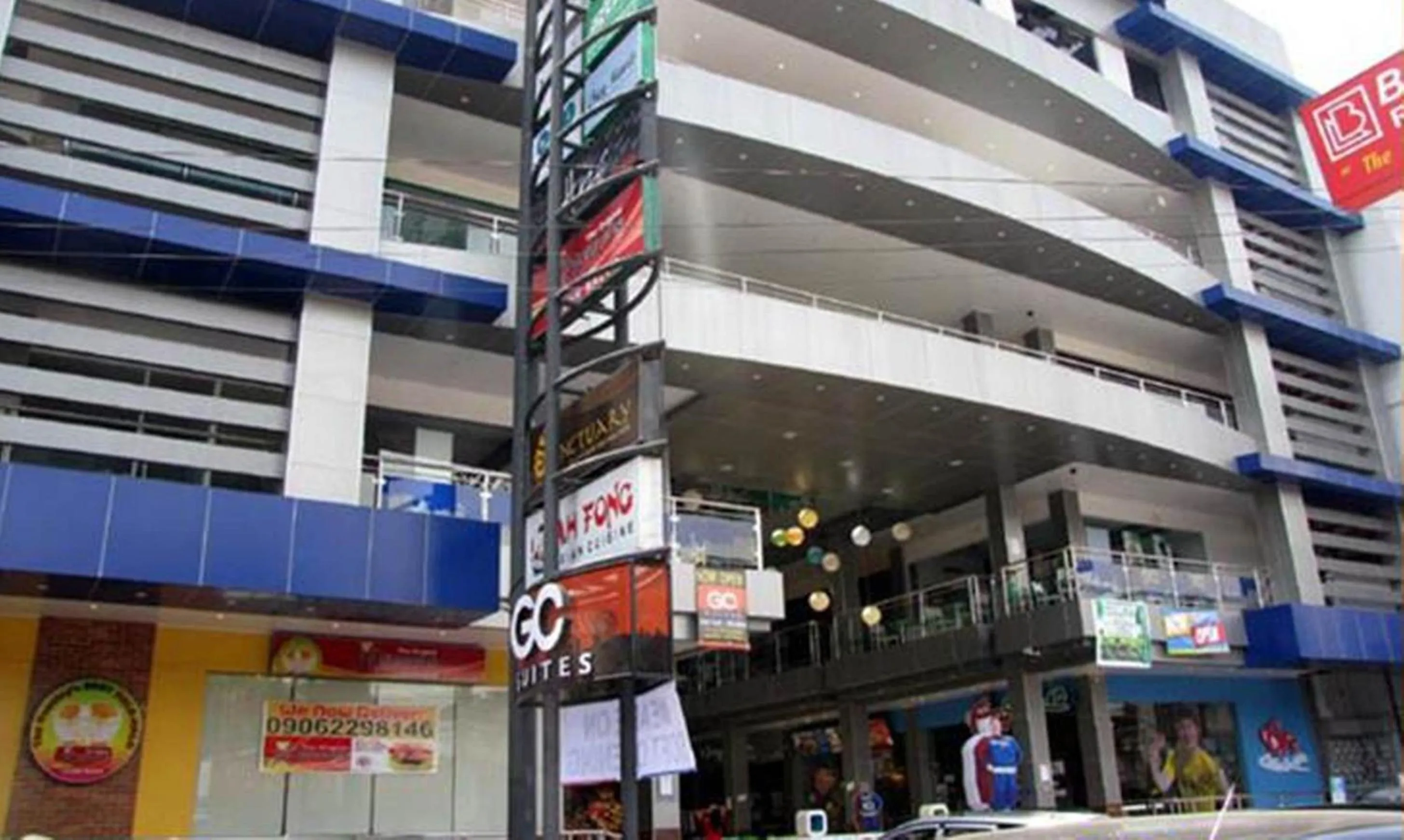 Facade/entrance in GC Suites