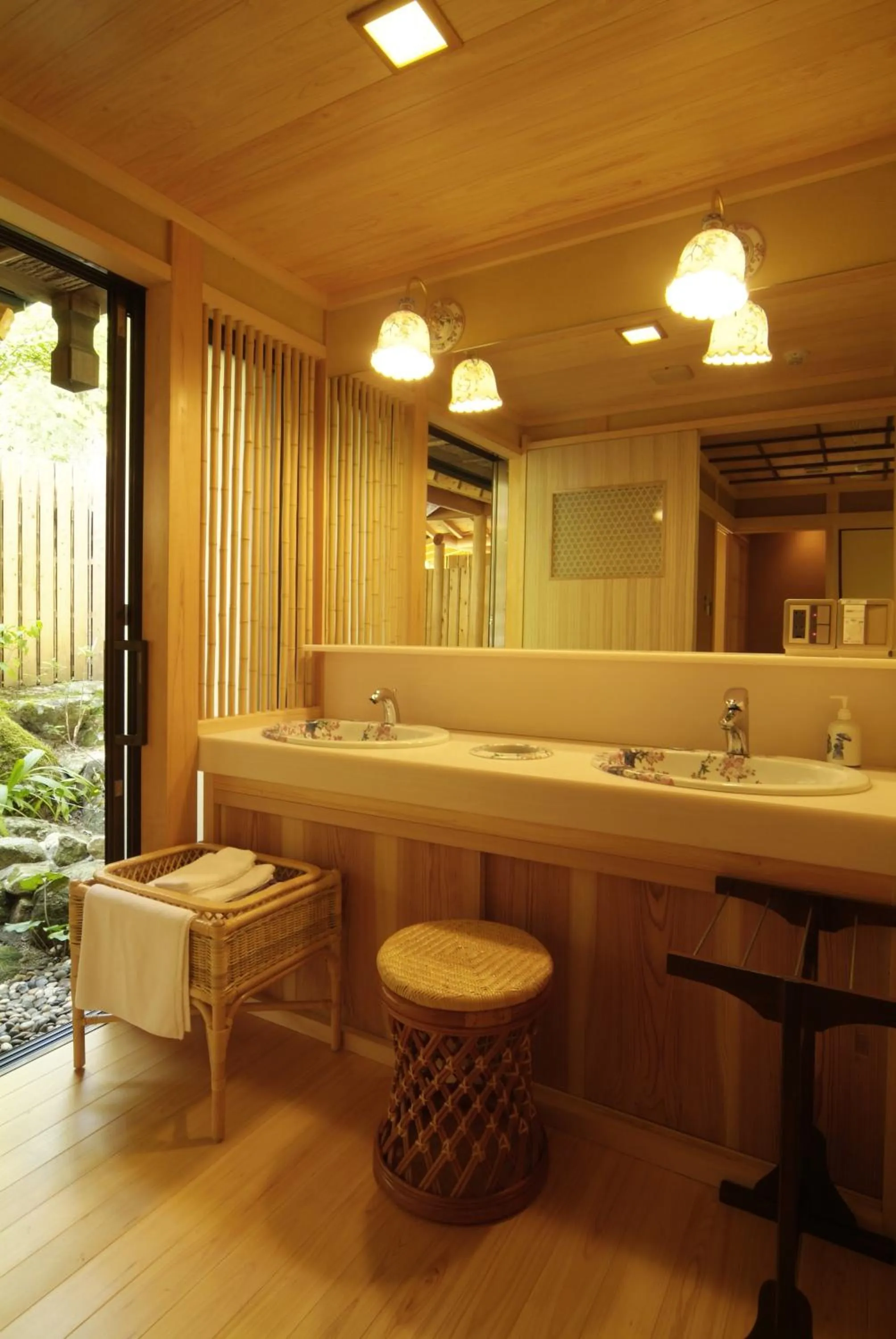 Hot Spring Bath in Akizuki Spa Ryokan Seiryuan