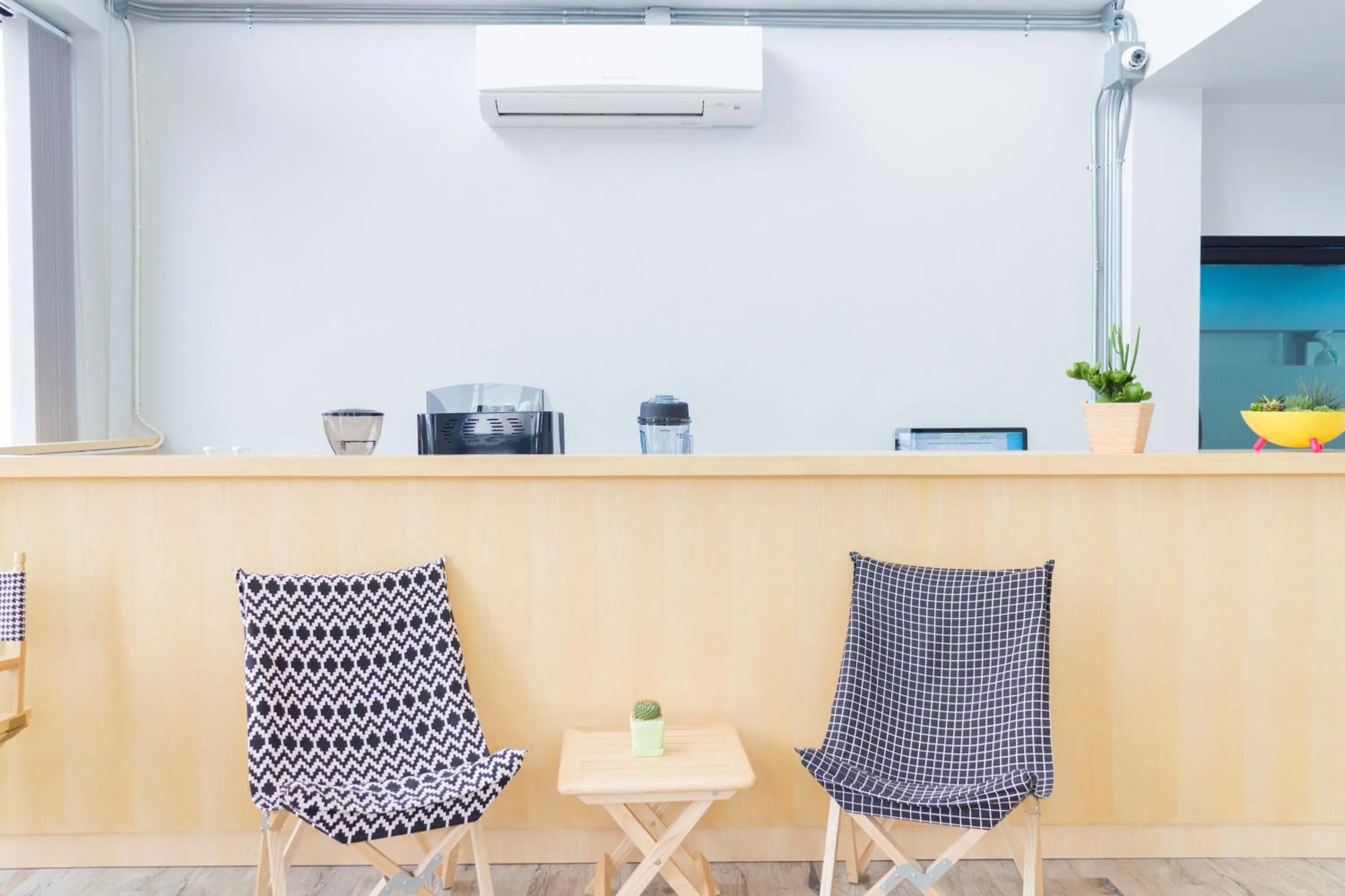 Restaurant/places to eat in M2 Hotel