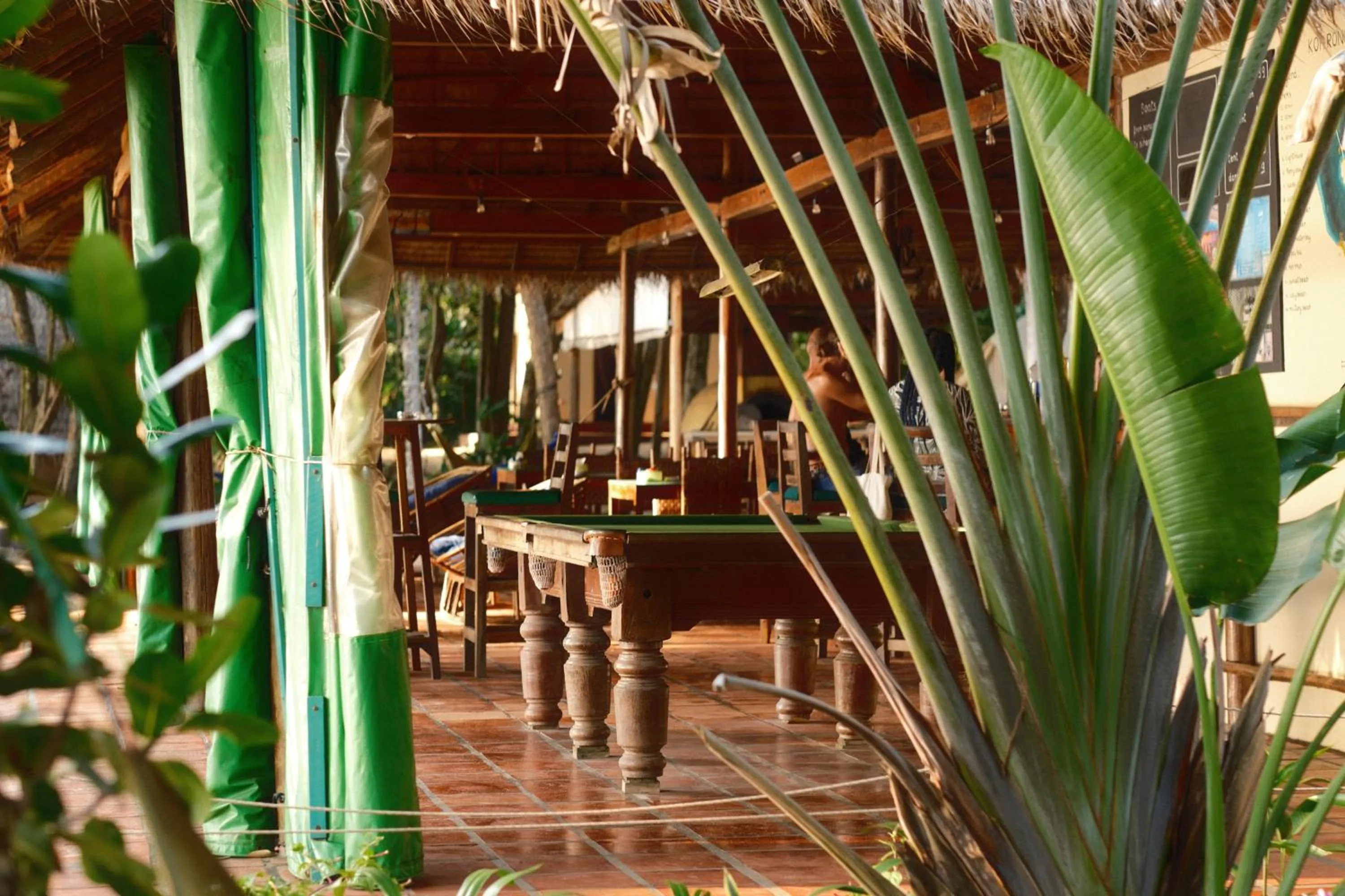 Restaurant/places to eat in Sleeping Trees