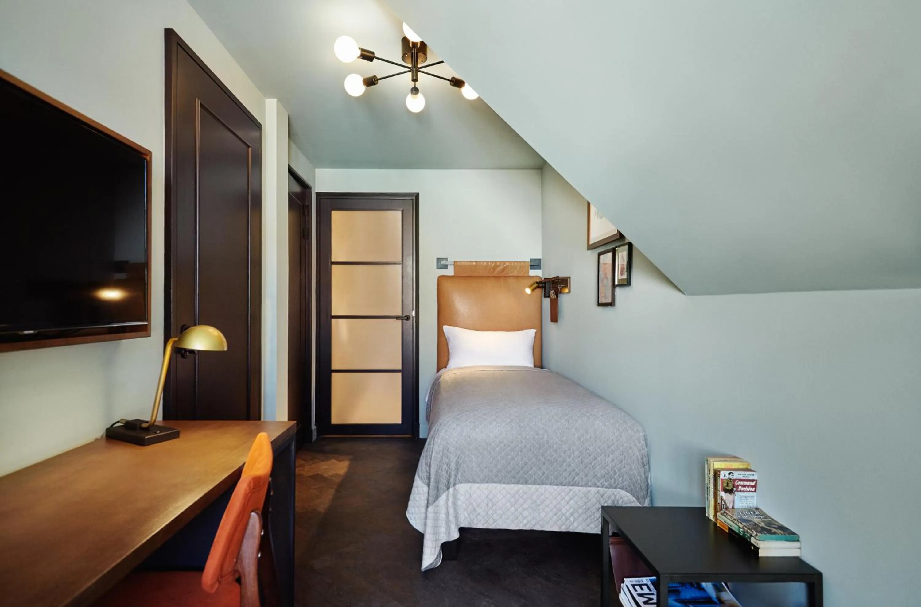 Photo of the whole room, Bed in The Hoxton, Amsterdam