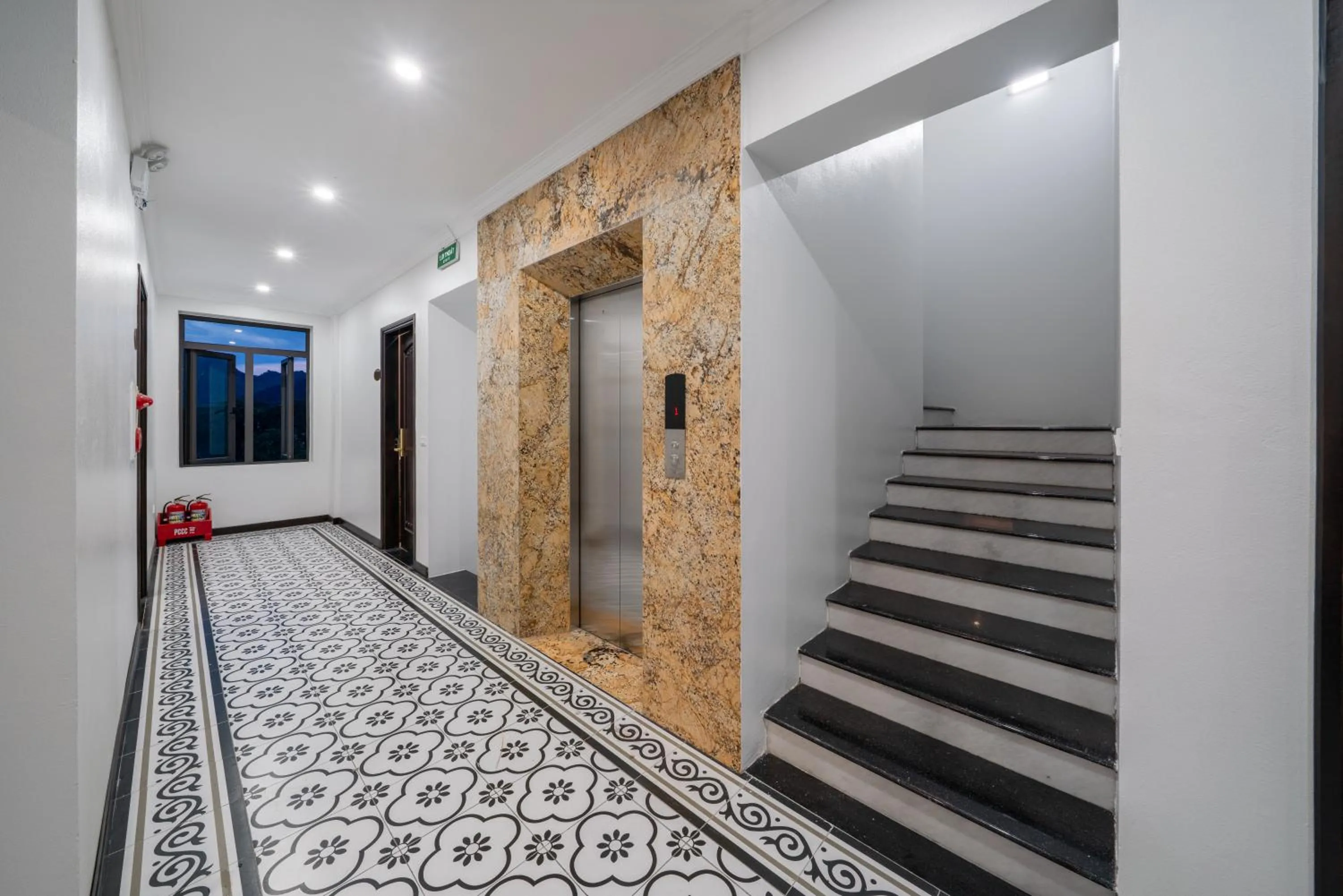 elevator in Tam Coc Babylon Hotel