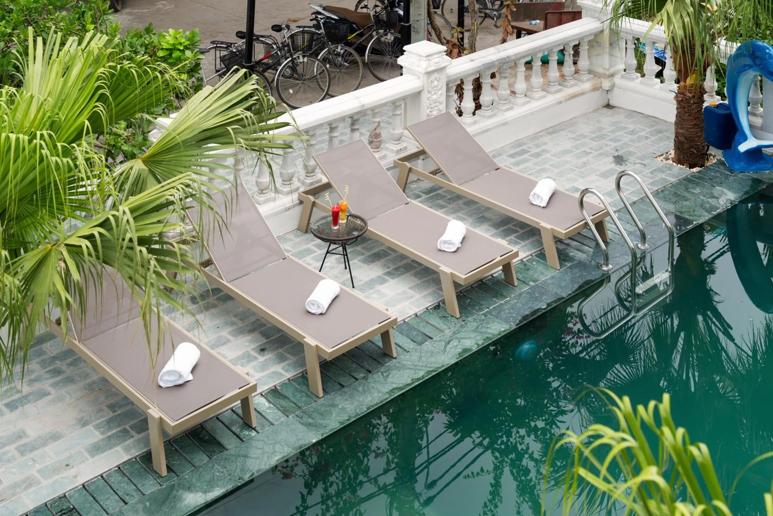 Day in Tam Coc Babylon Hotel