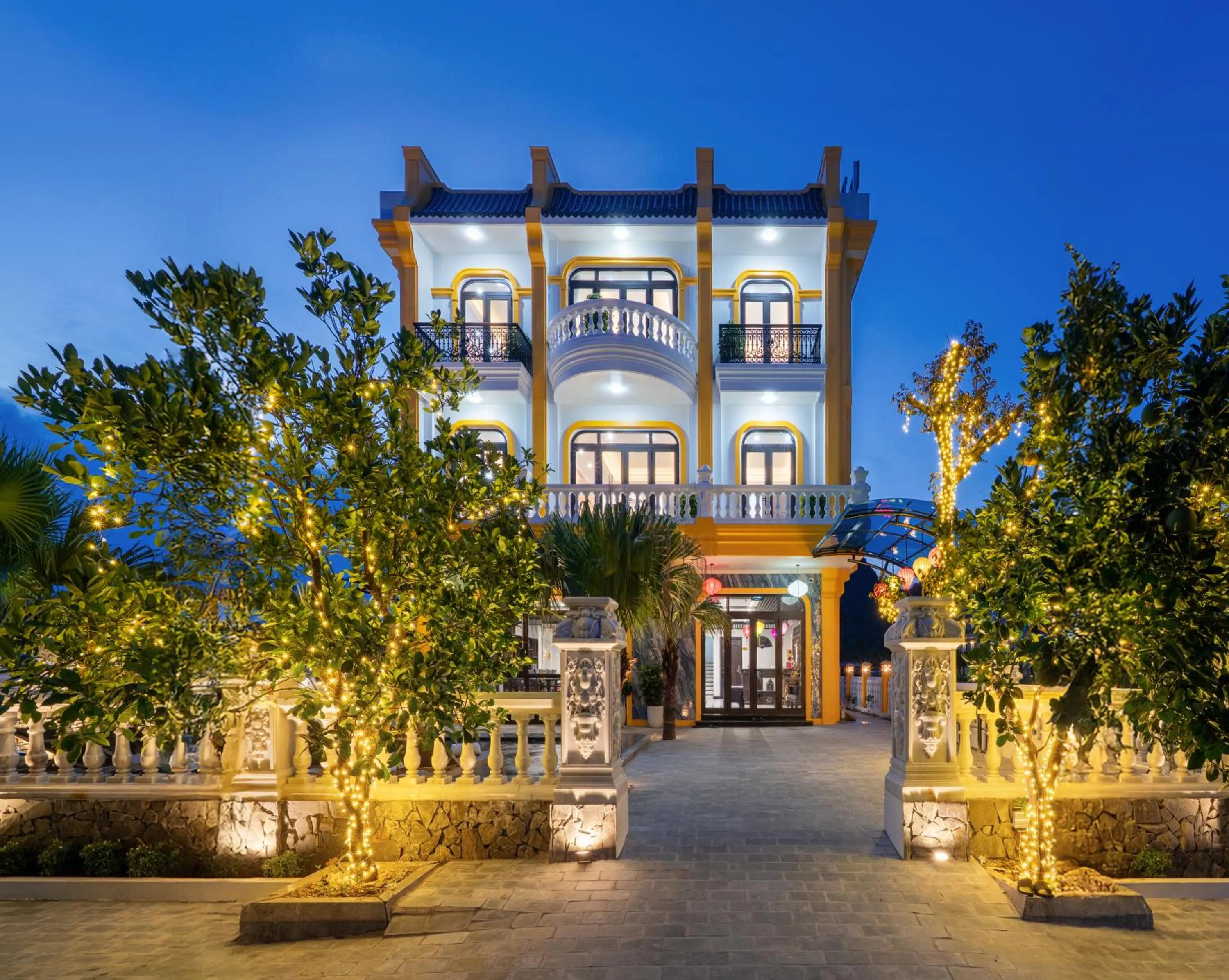 Property building in Tam Coc Babylon Hotel