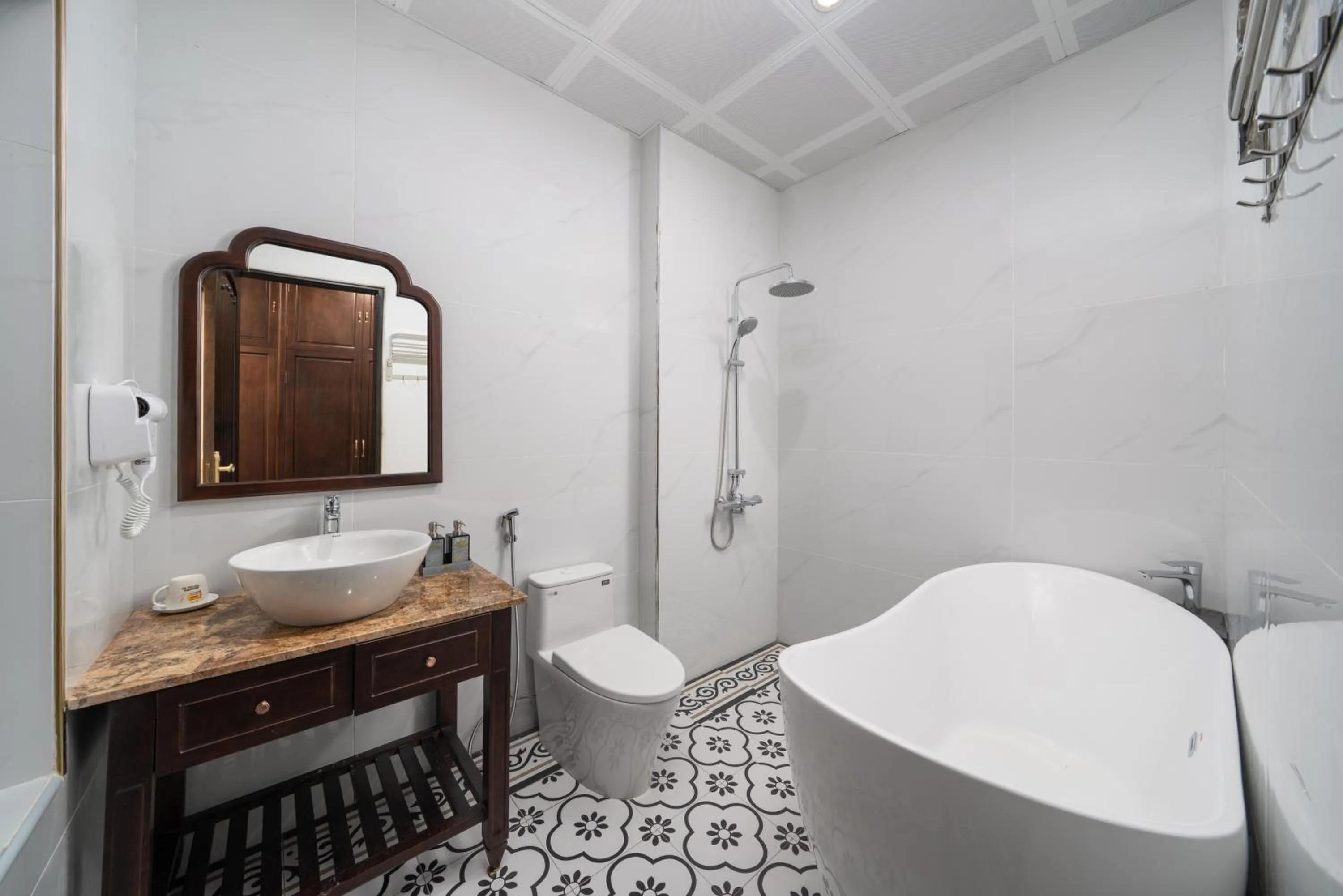 Bath in Tam Coc Babylon Hotel